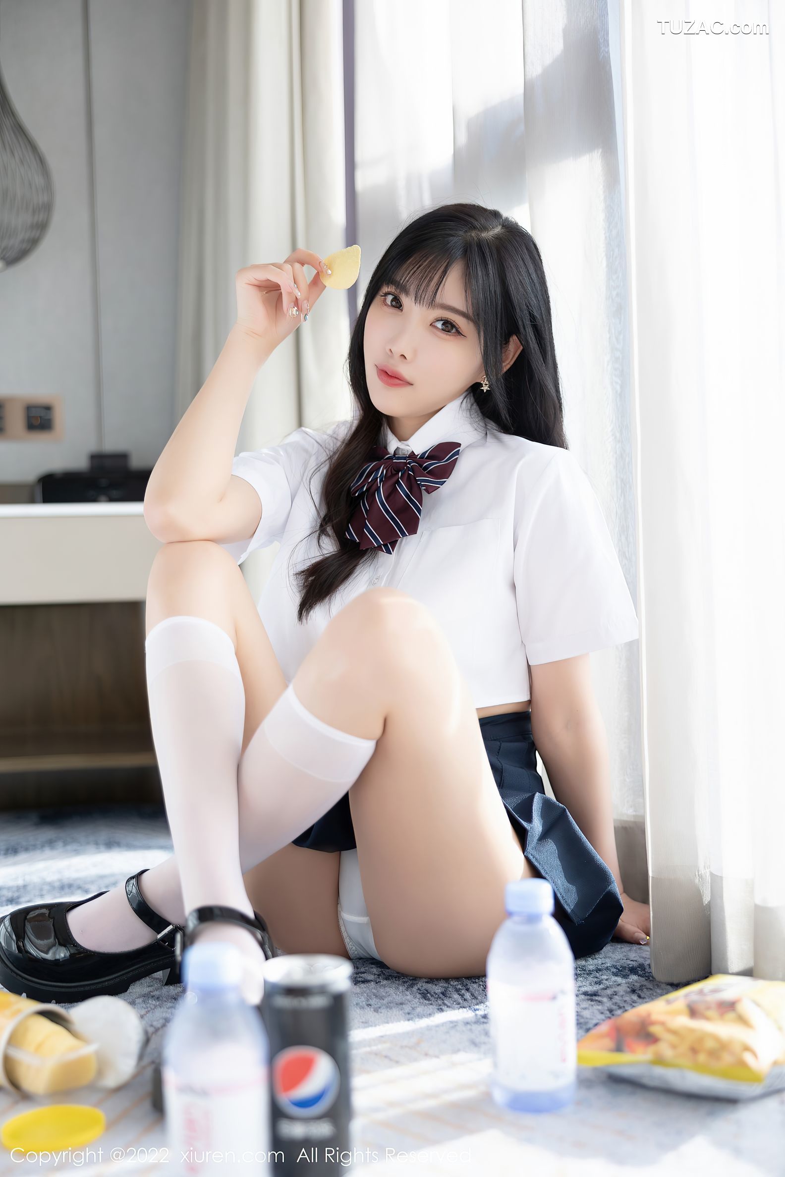 XiuRen-No.5338-杨晨晨Yome-白衫蓝裙学生装