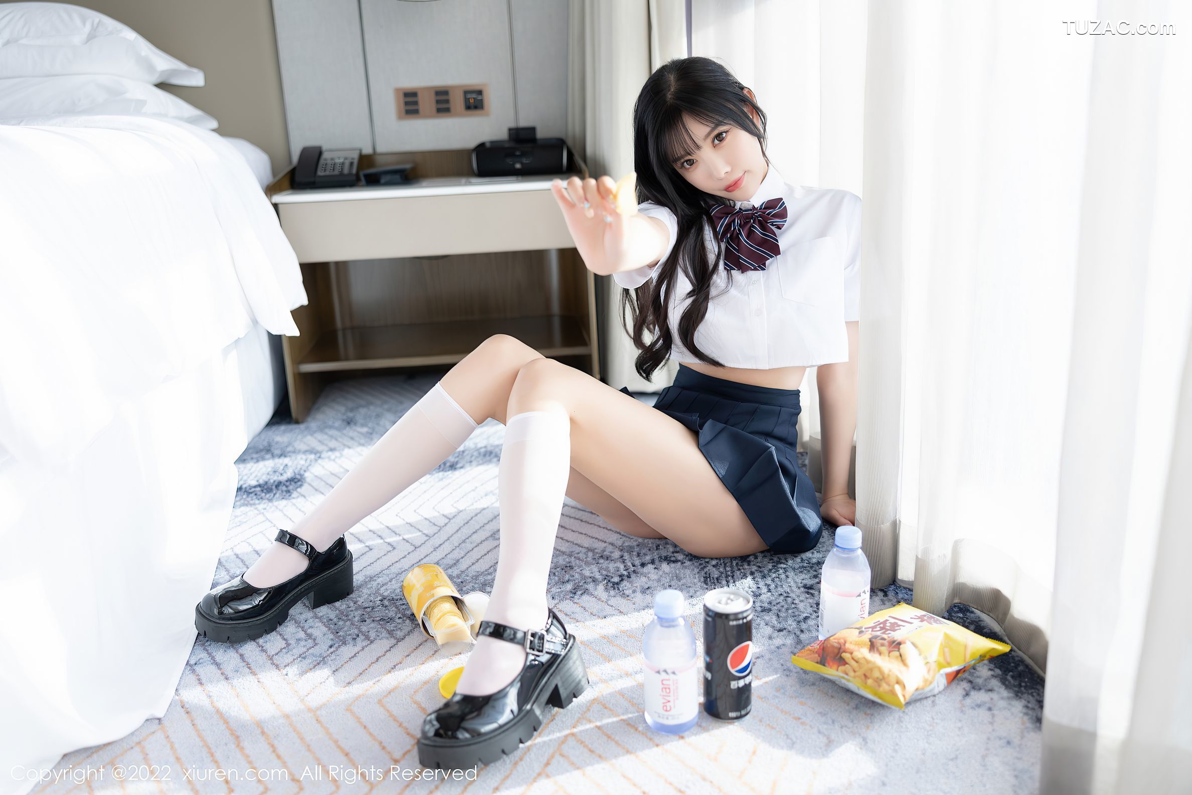 XiuRen-No.5338-杨晨晨Yome-白衫蓝裙学生装