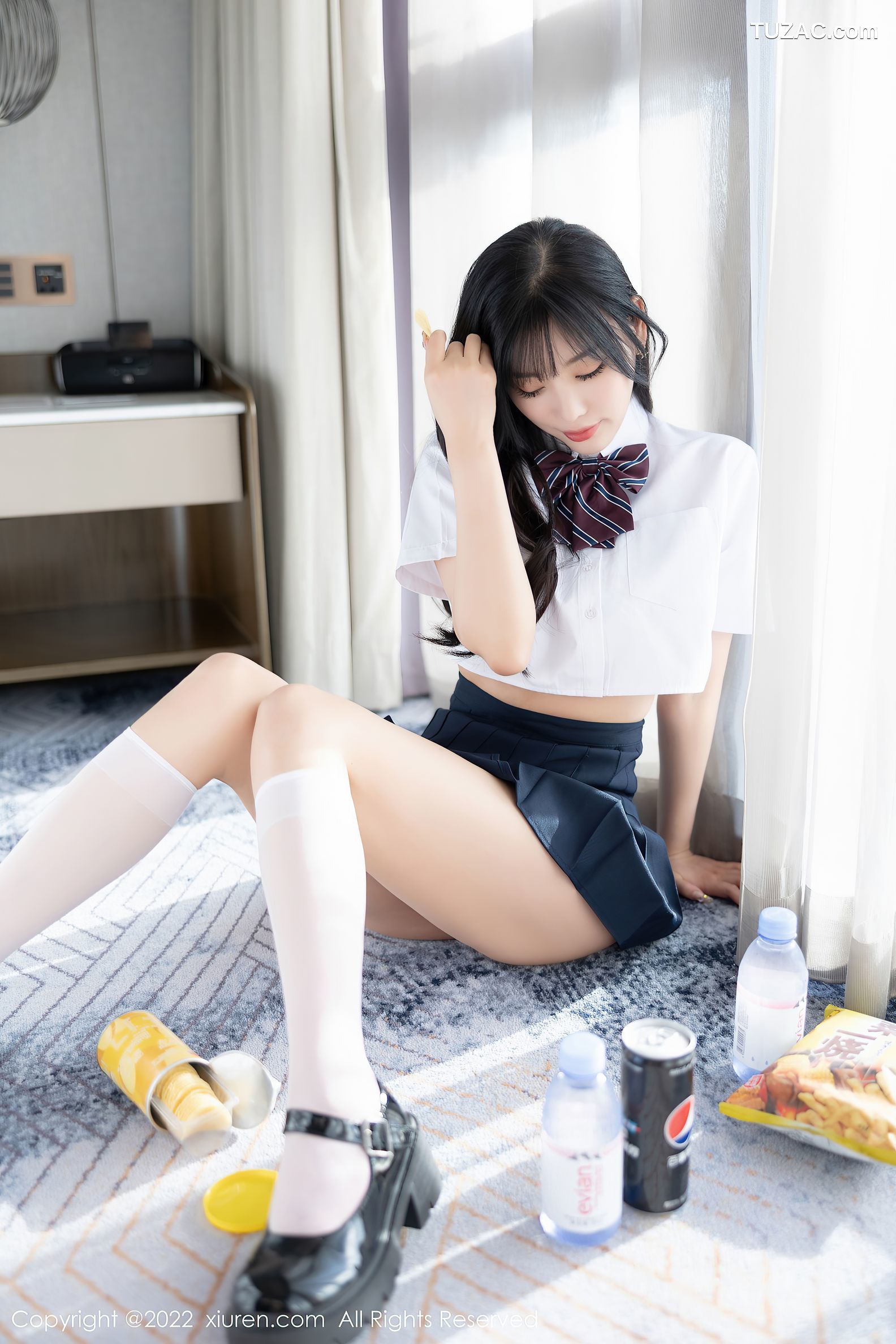 XiuRen-No.5338-杨晨晨Yome-白衫蓝裙学生装