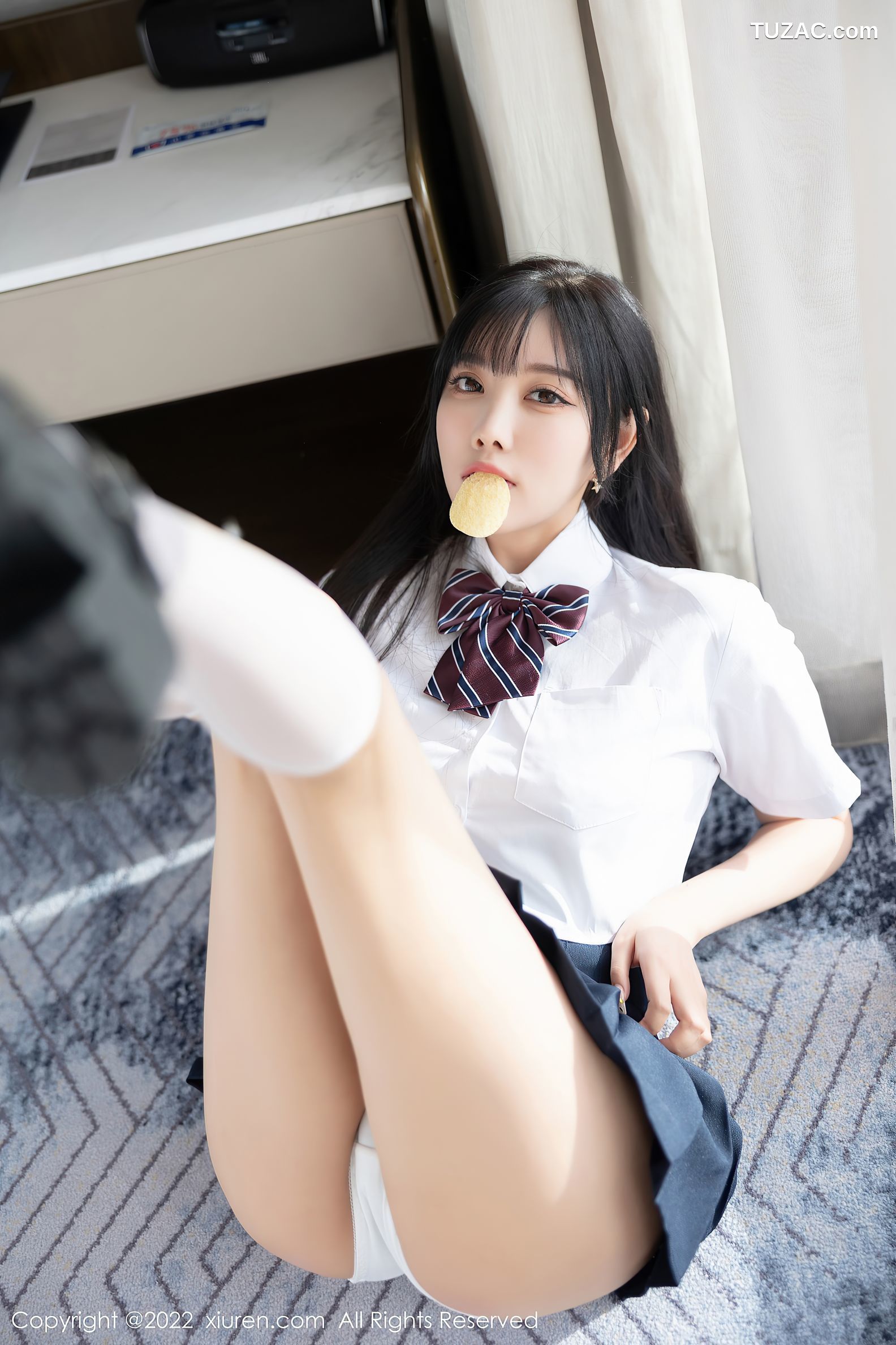 XiuRen-No.5338-杨晨晨Yome-白衫蓝裙学生装