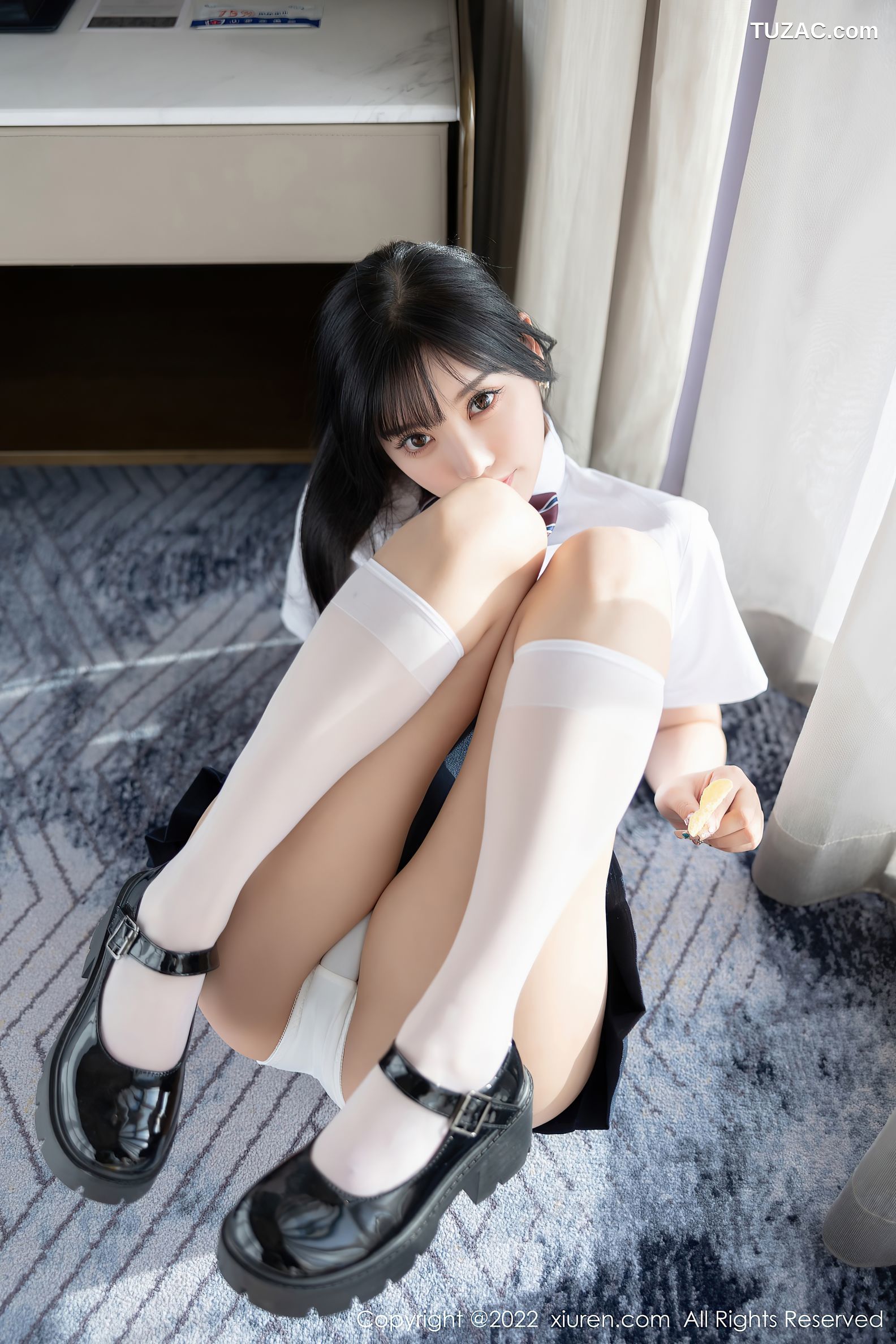 XiuRen-No.5338-杨晨晨Yome-白衫蓝裙学生装