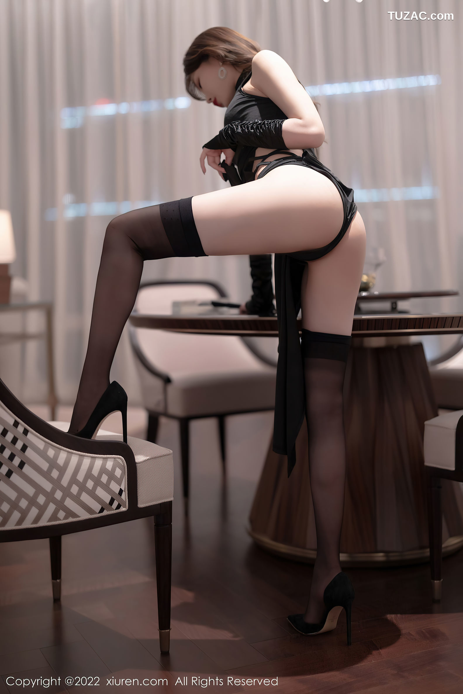 XiuRen-No.5374-徐莉芝-黑侧漏长裙黑内黑丝