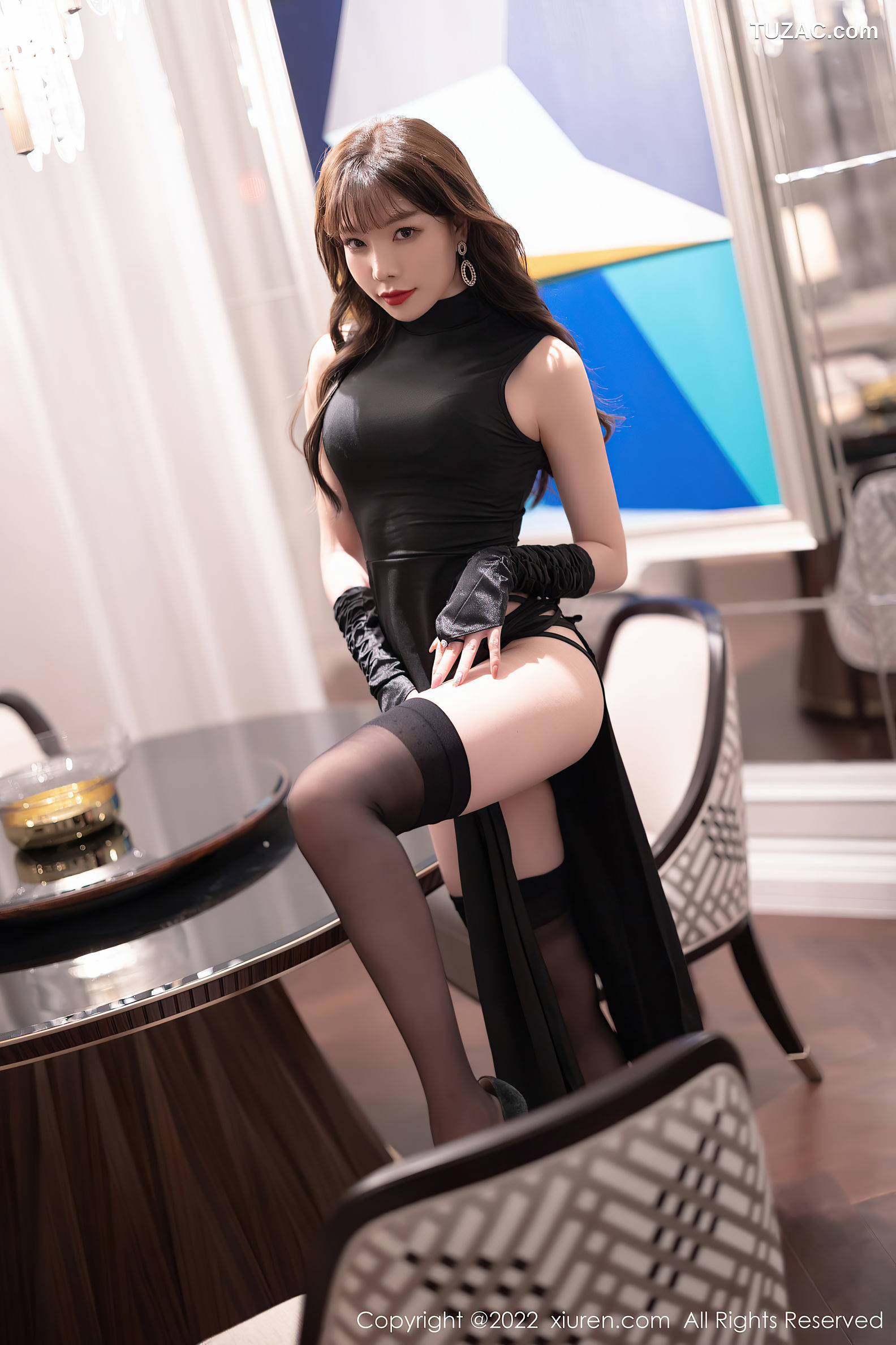 XiuRen-No.5374-徐莉芝-黑侧漏长裙黑内黑丝