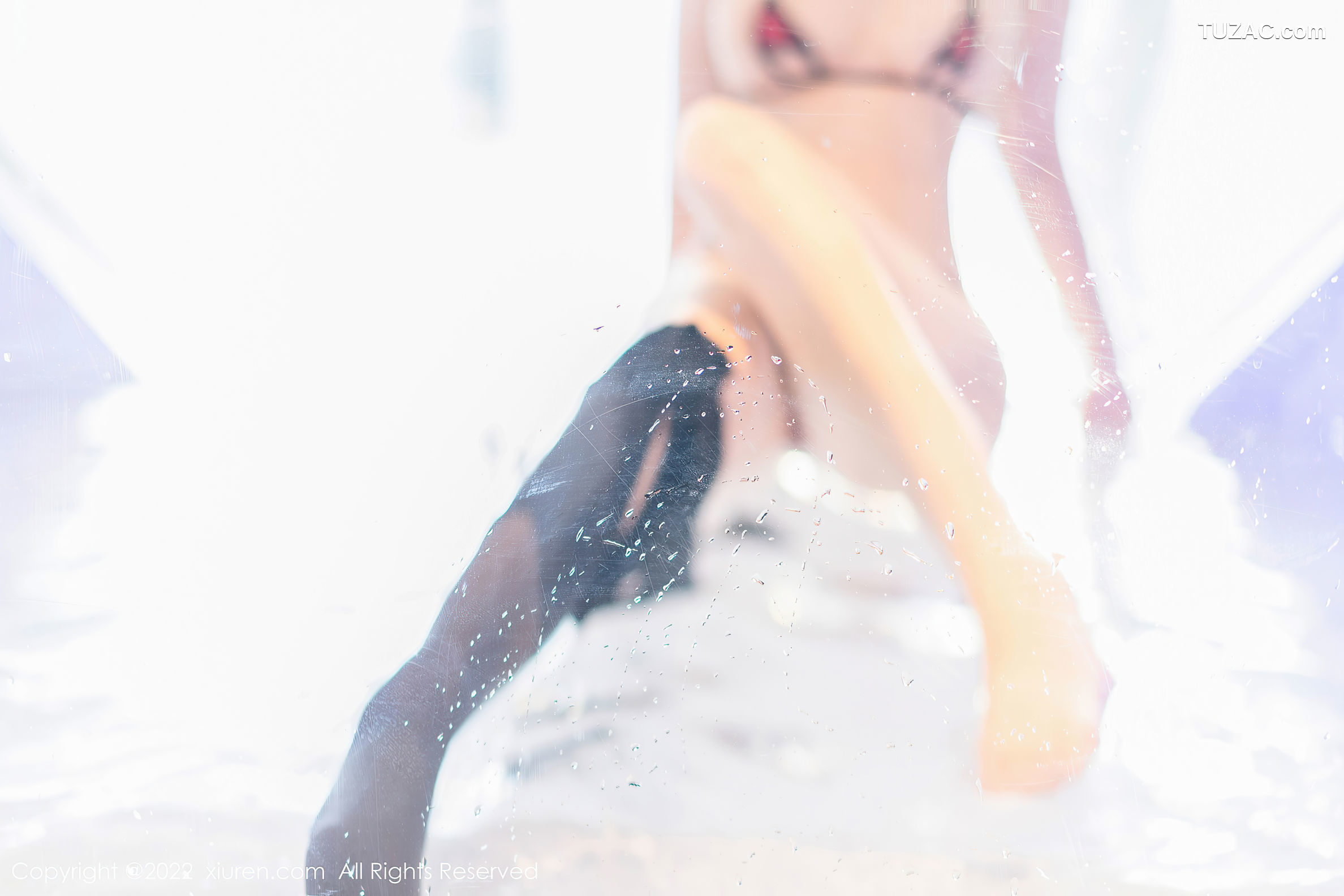 XiuRen-No.5388-刘钰儿-黑纱透视装红色超小比基尼