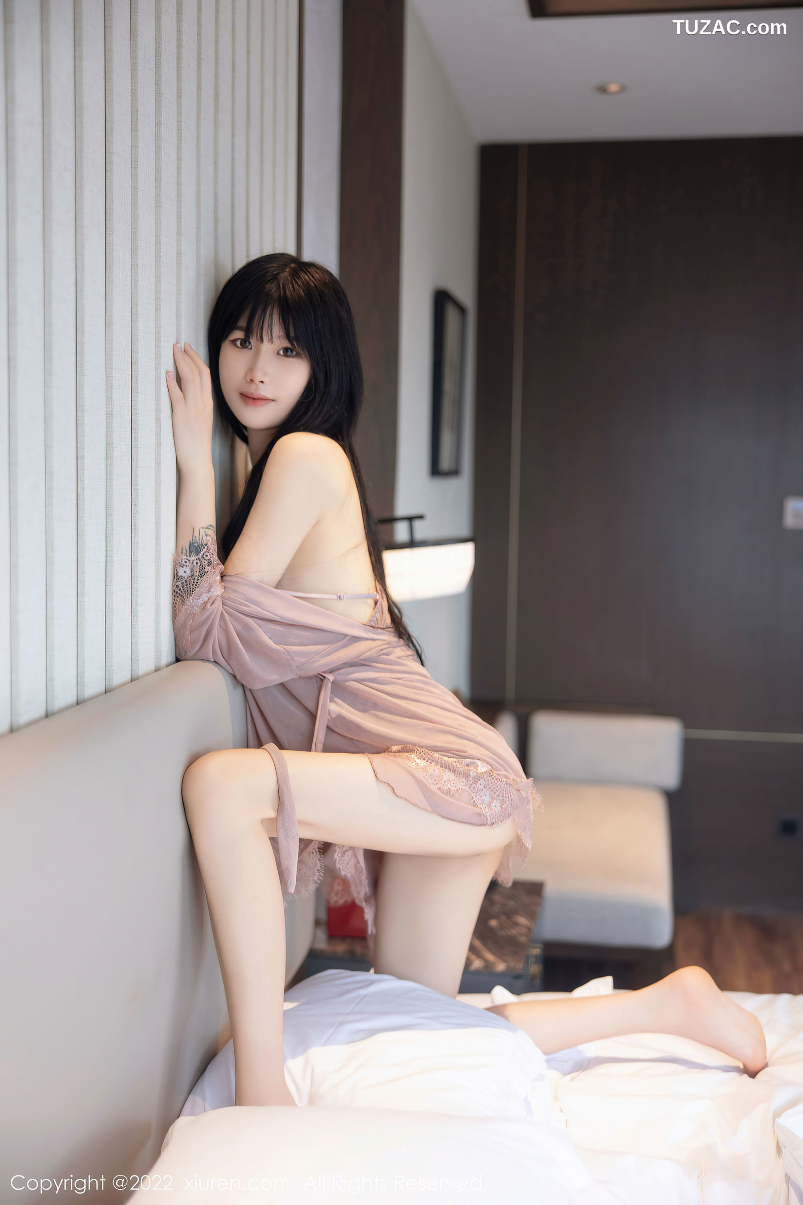 XiuRen-No.5408-77qiqi-浅粉睡衣丁字裤