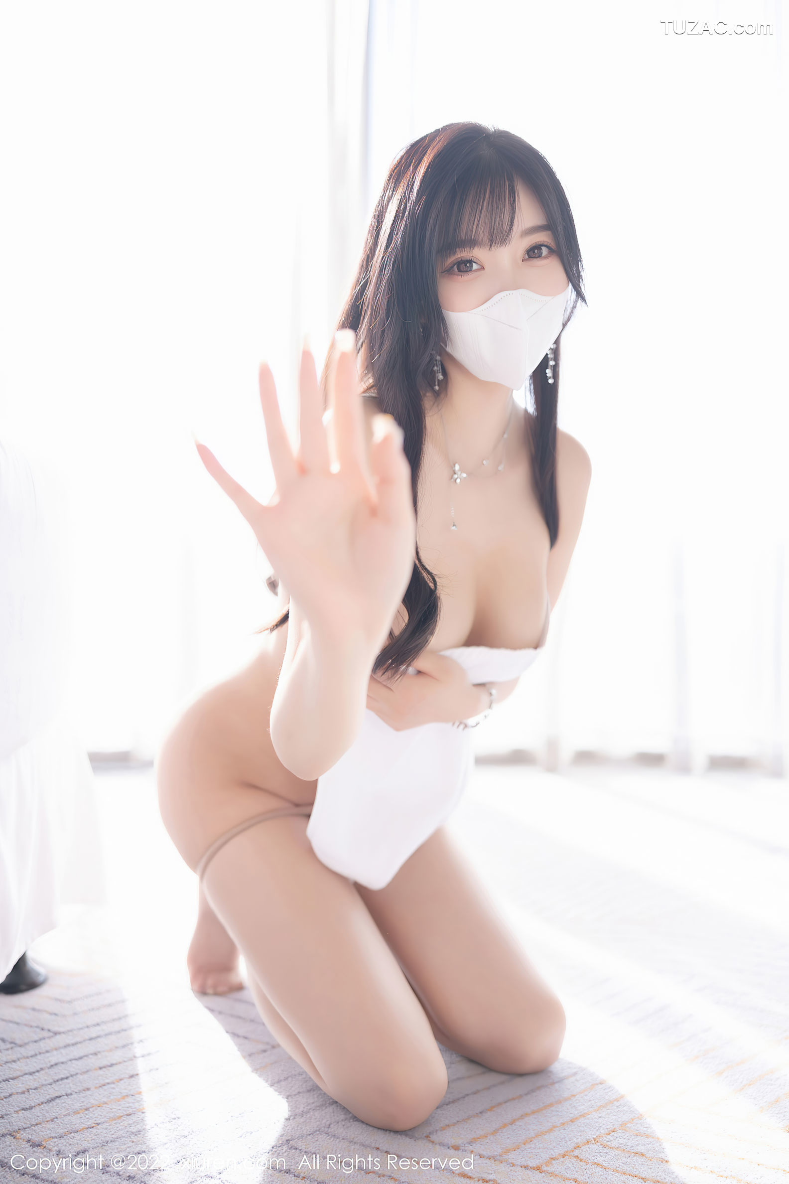 XiuRen-No.5412-杨晨晨-白毛巾遮胸真空肉丝