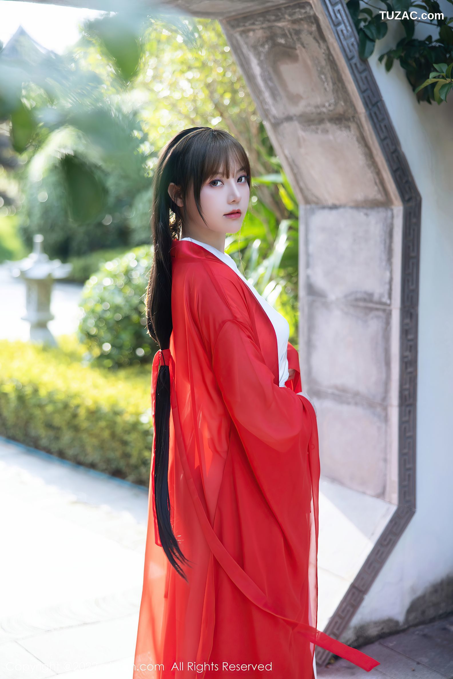 XiuRen-No.5414-豆瓣酱-红色汉服白长衣