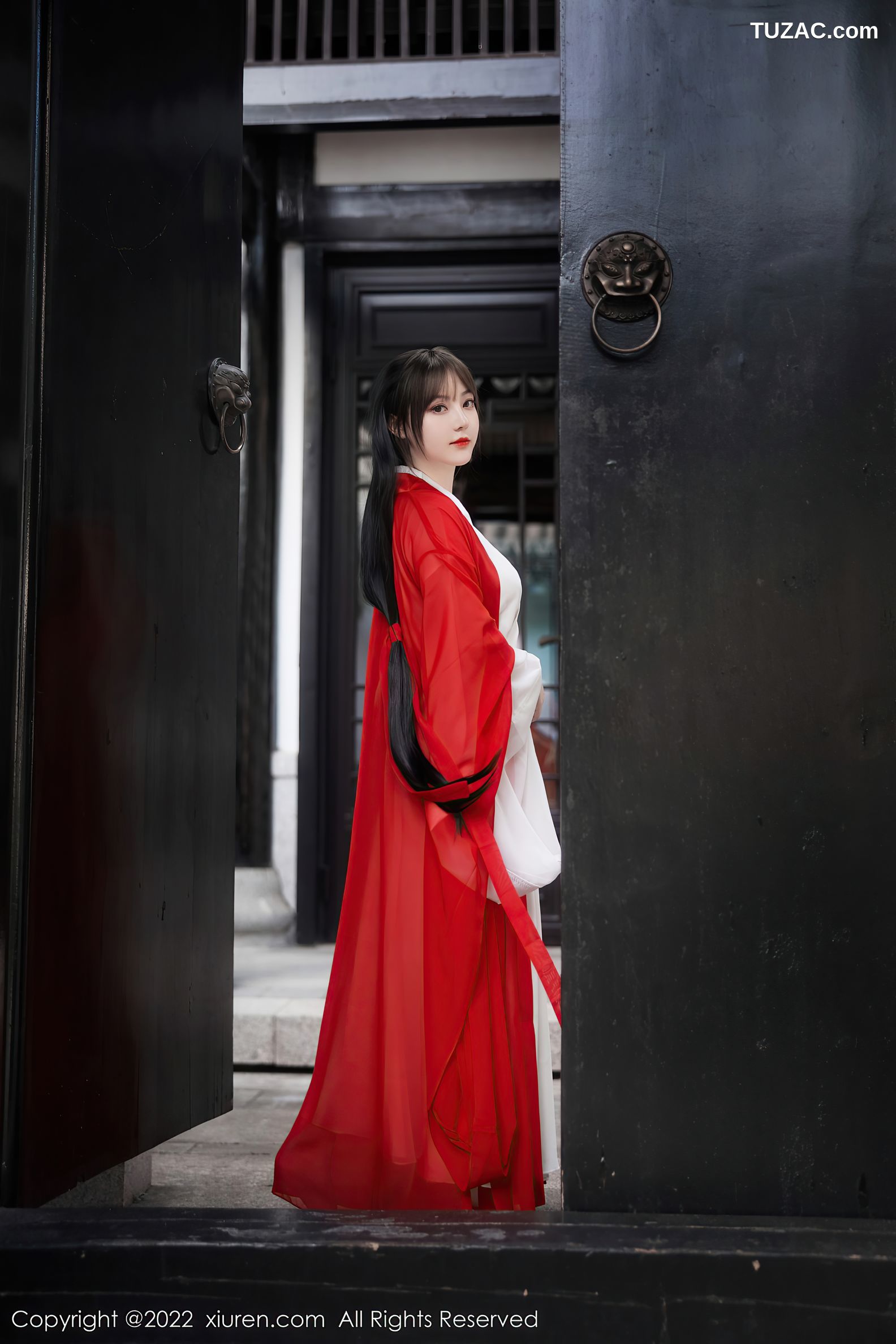 XiuRen-No.5414-豆瓣酱-红色汉服白长衣