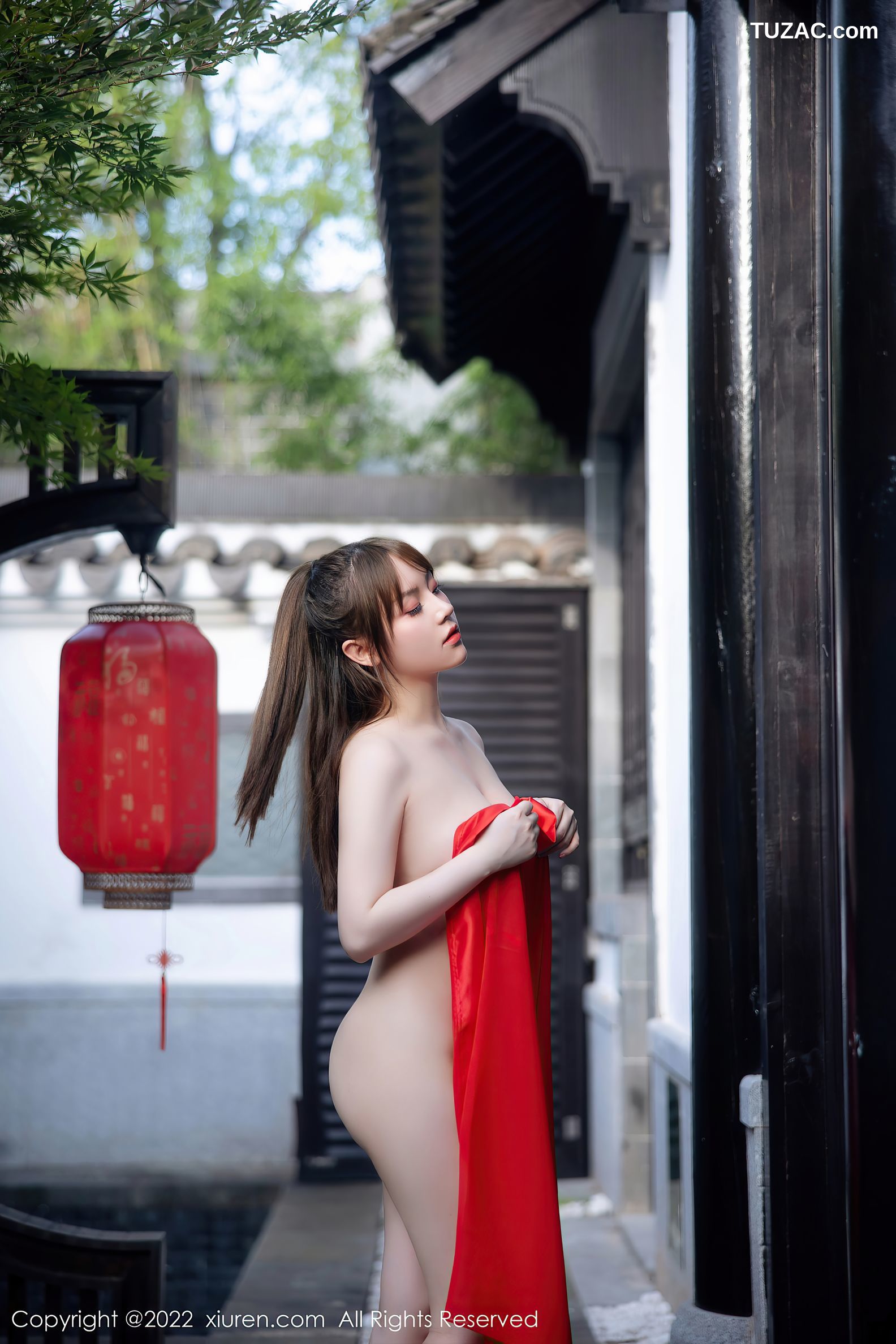 XiuRen-No.5414-豆瓣酱-红色汉服白长衣