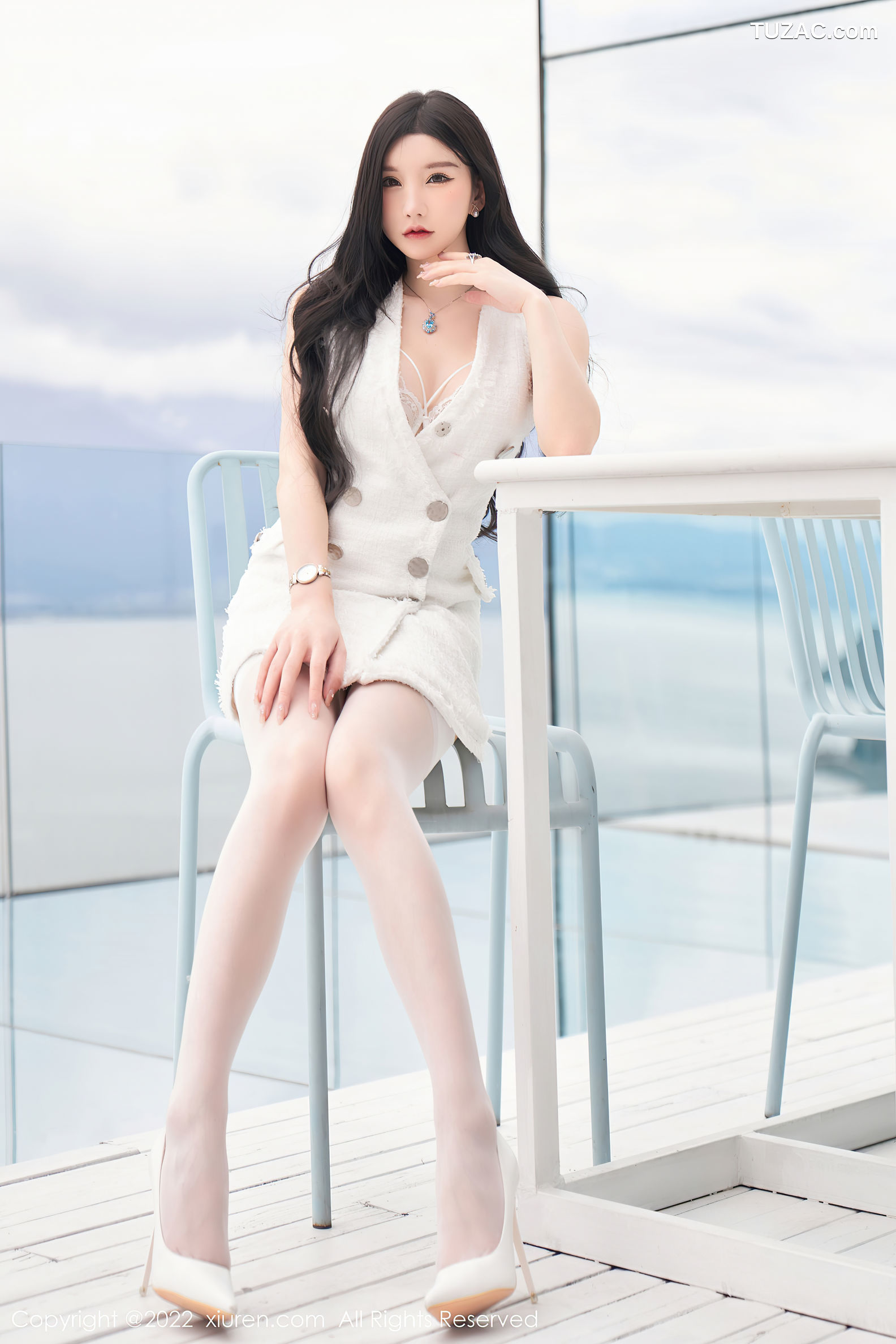 XiuRen-No.5418-周于希-白外套白内衣白吊带丝袜