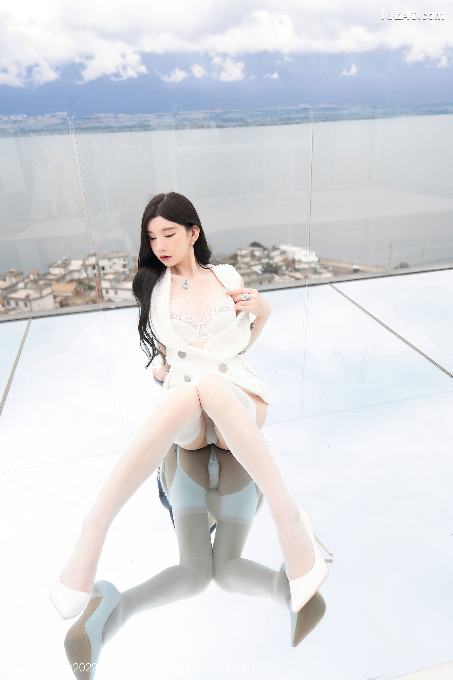 XiuRen-No.5418-周于希-白外套白内衣白吊带丝袜