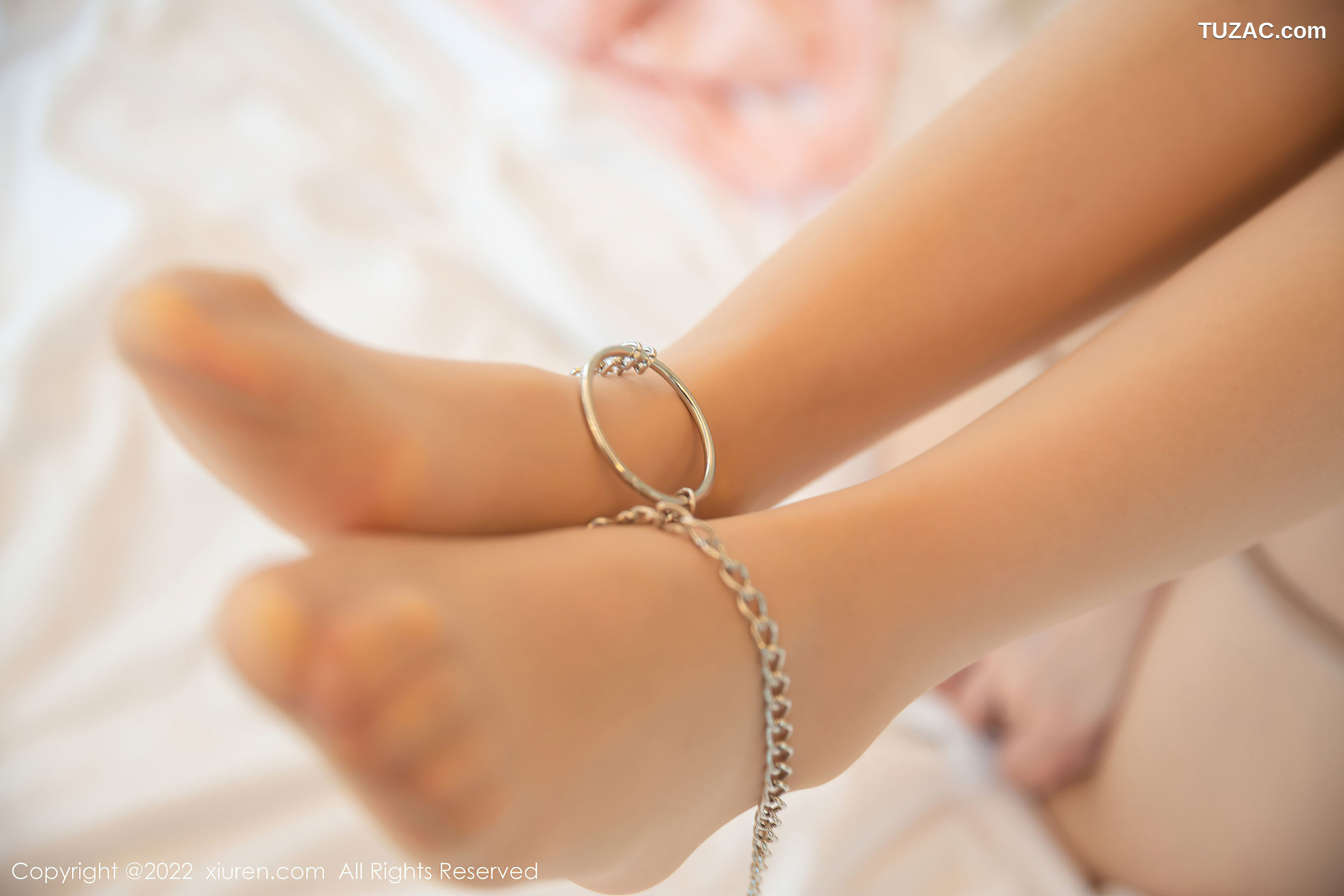 XiuRen-No.5420-熊小诺-粉纱衫白色短裙肉丝