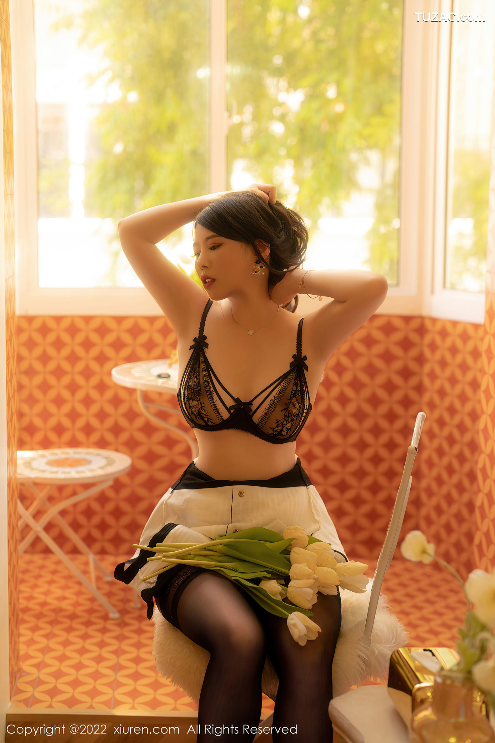 XiuRen-No.5440-白茹雪-黑白职业装黑色蕾丝情趣内衣