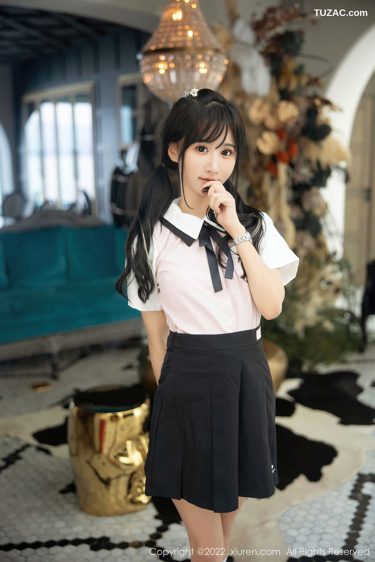 XiuRen-No.5443-小果冻儿-白衫黑裙学生装粉内衣