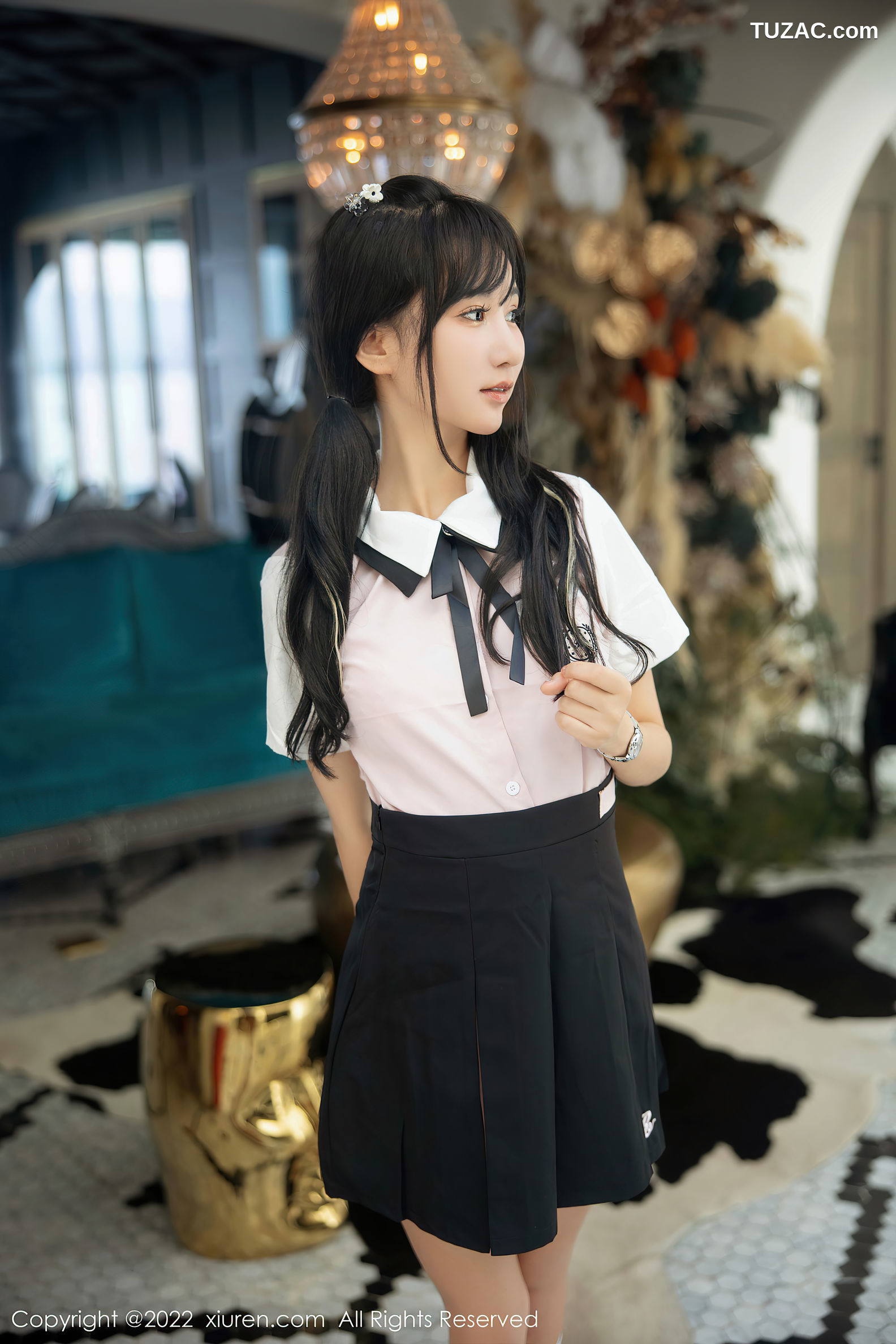 XiuRen-No.5443-小果冻儿-白衫黑裙学生装粉内衣