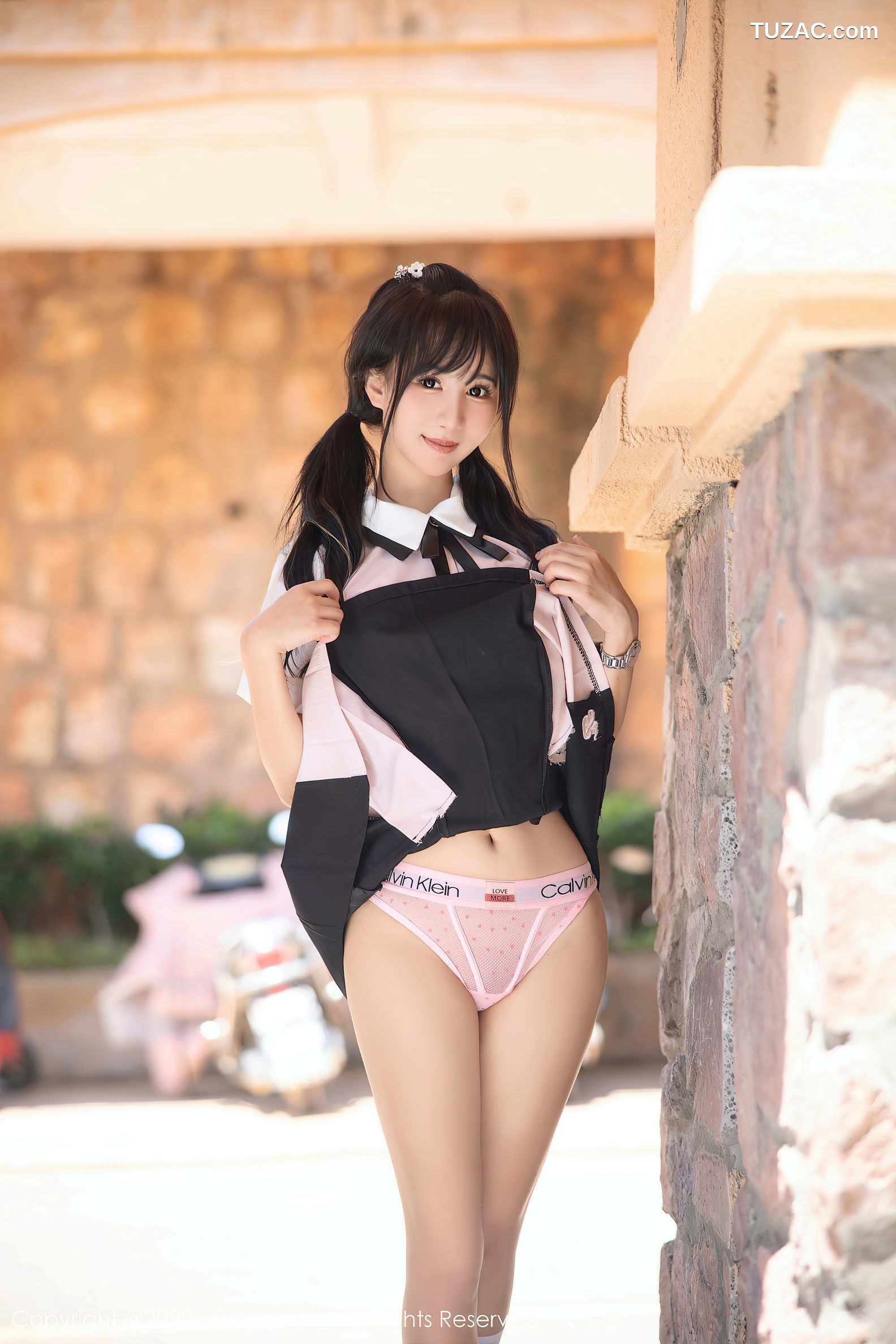 XiuRen-No.5443-小果冻儿-白衫黑裙学生装粉内衣