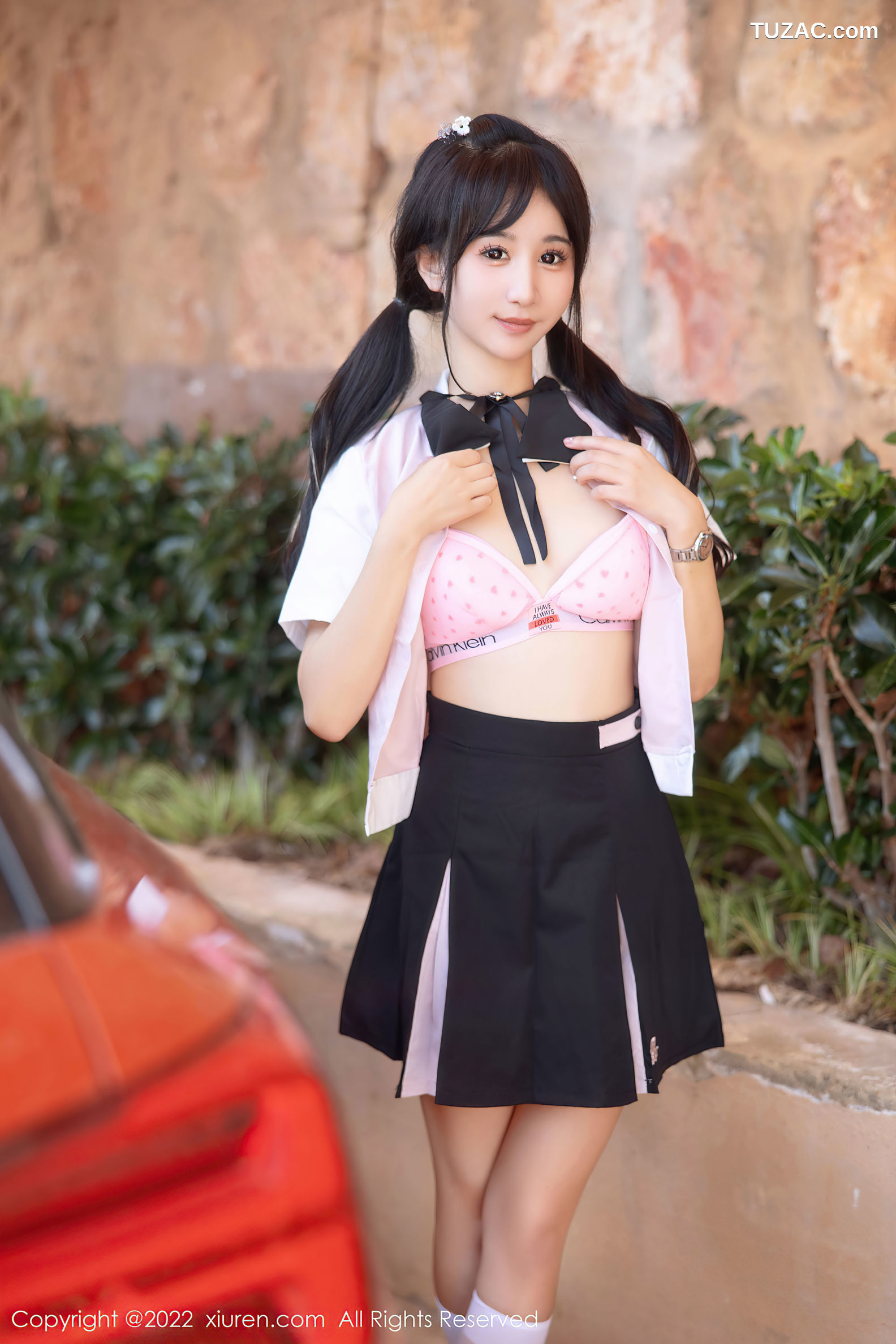 XiuRen-No.5443-小果冻儿-白衫黑裙学生装粉内衣