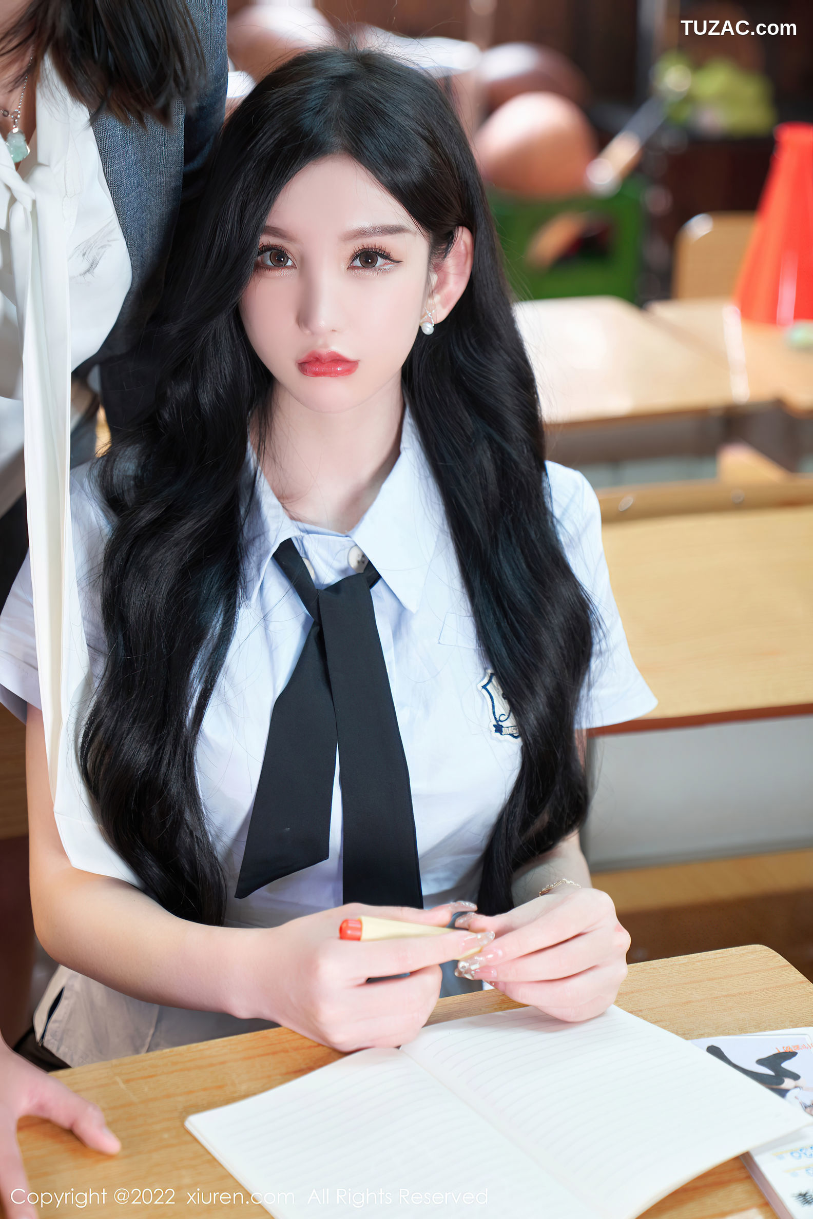 XiuRen-No.5452-周于希-白衣黑裙学生装
