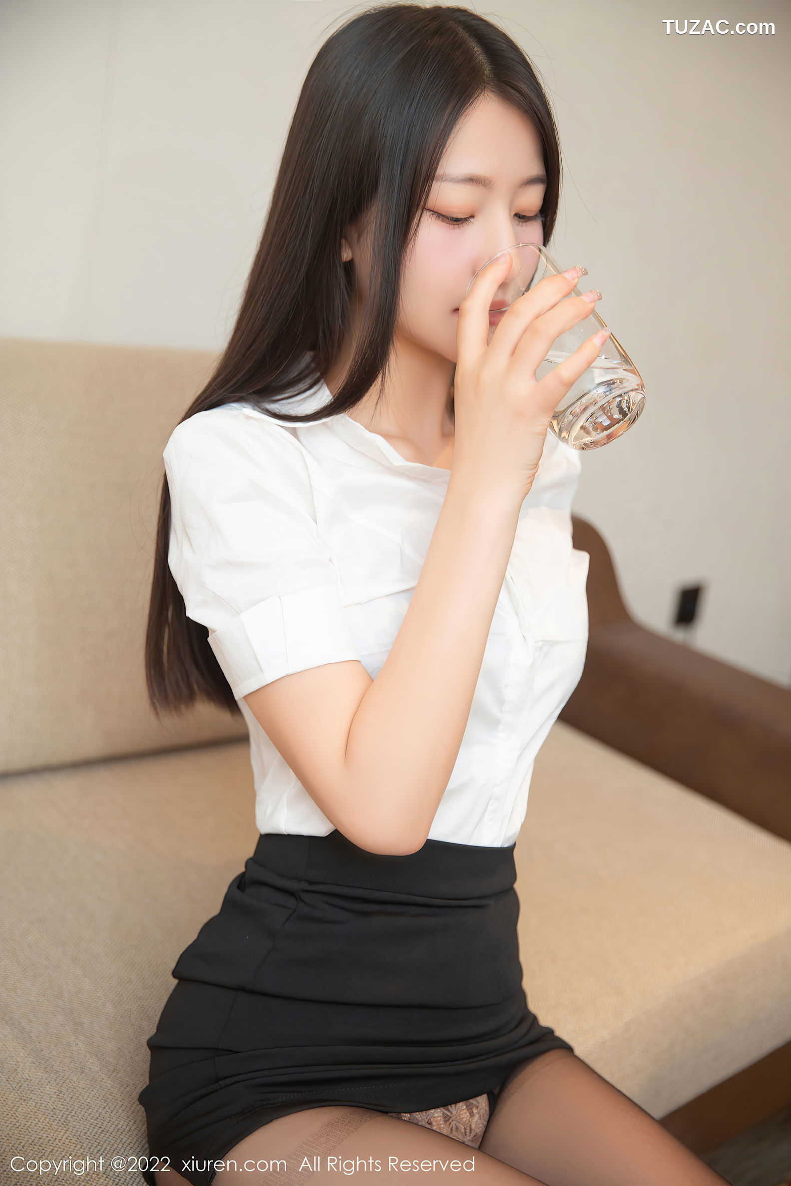 XiuRen-No.5464-熊小诺-白衫黑裙秘书装豹纹内衣黑丝