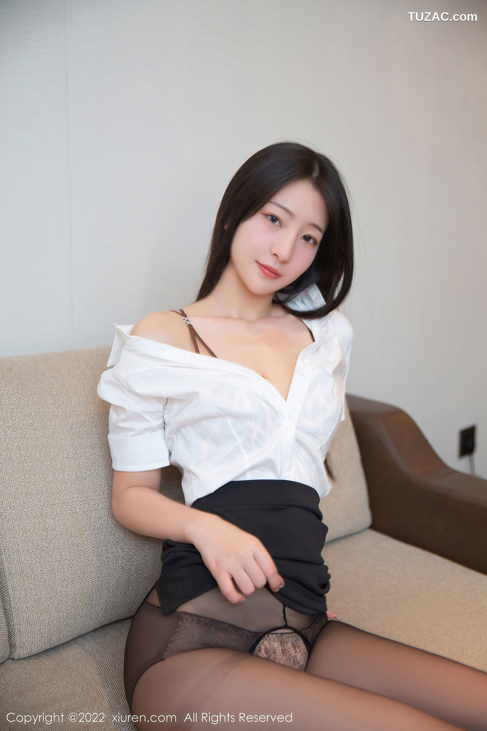XiuRen-No.5464-熊小诺-白衫黑裙秘书装豹纹内衣黑丝
