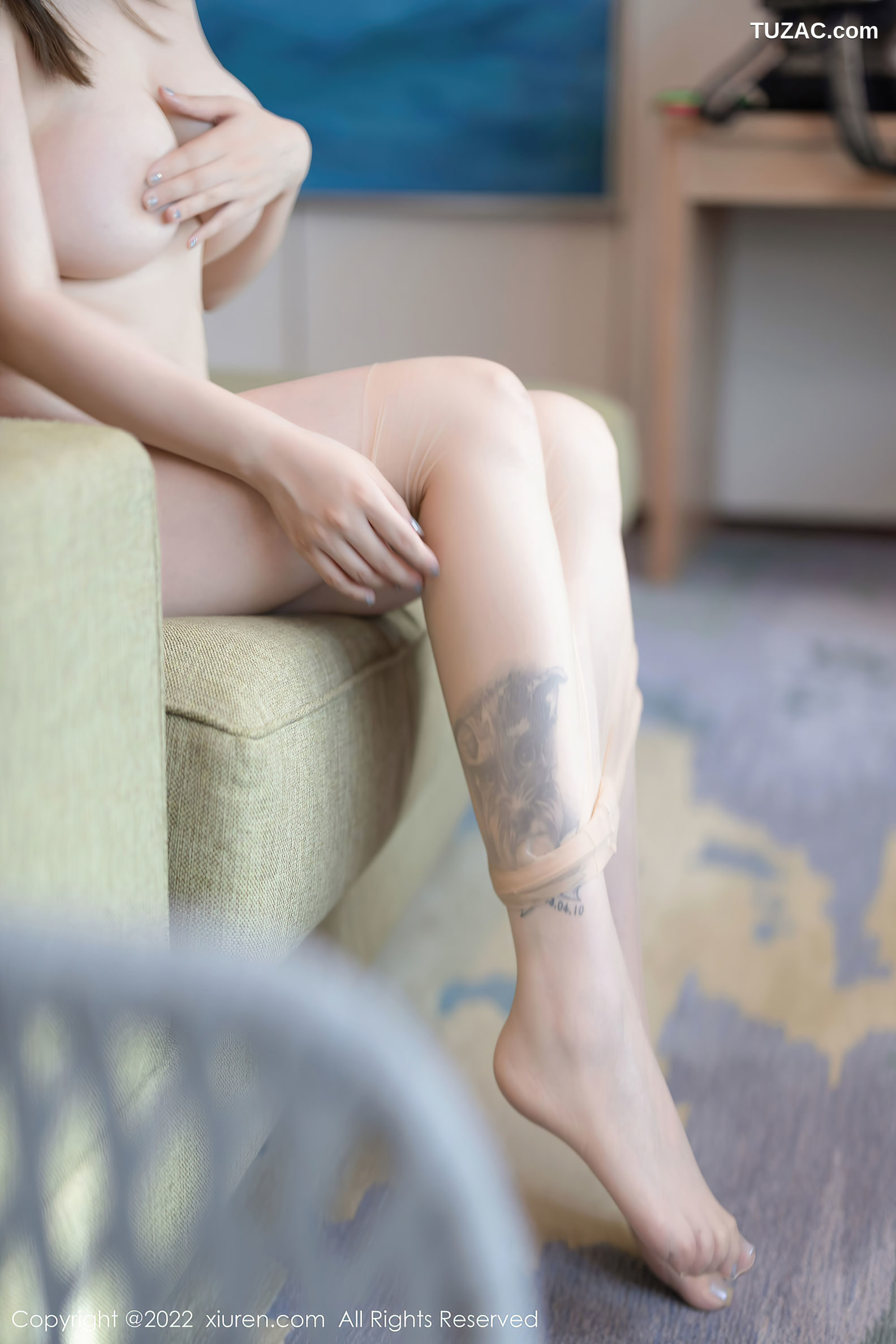 XiuRen-No.5467-王雨纯-浅粉抹胸连衣短裙肉丝