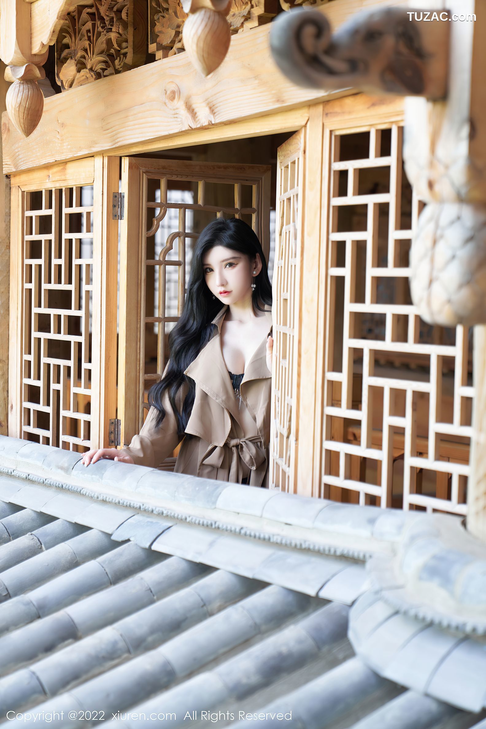 XiuRen-No.5469-周于希-米色大衣黑色情趣内衣