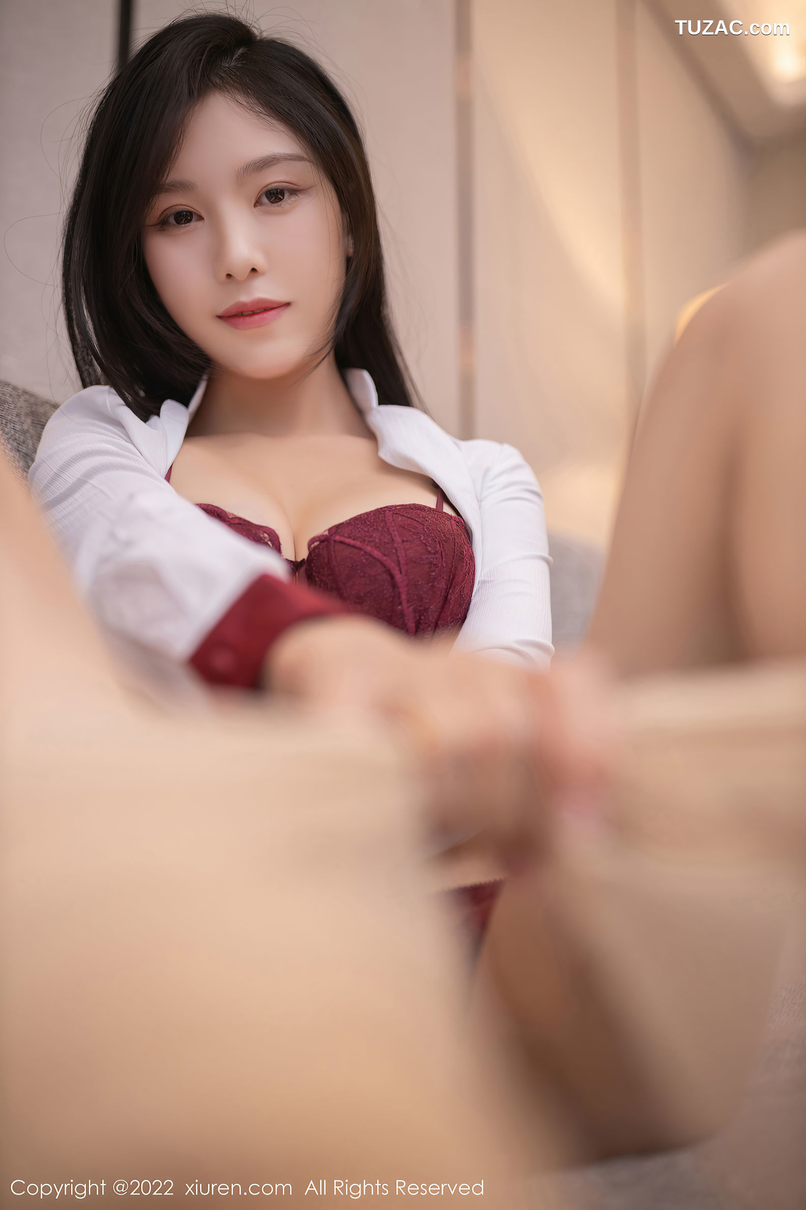 XiuRen-No.5485-利世-红色空姐装红内衣肉丝