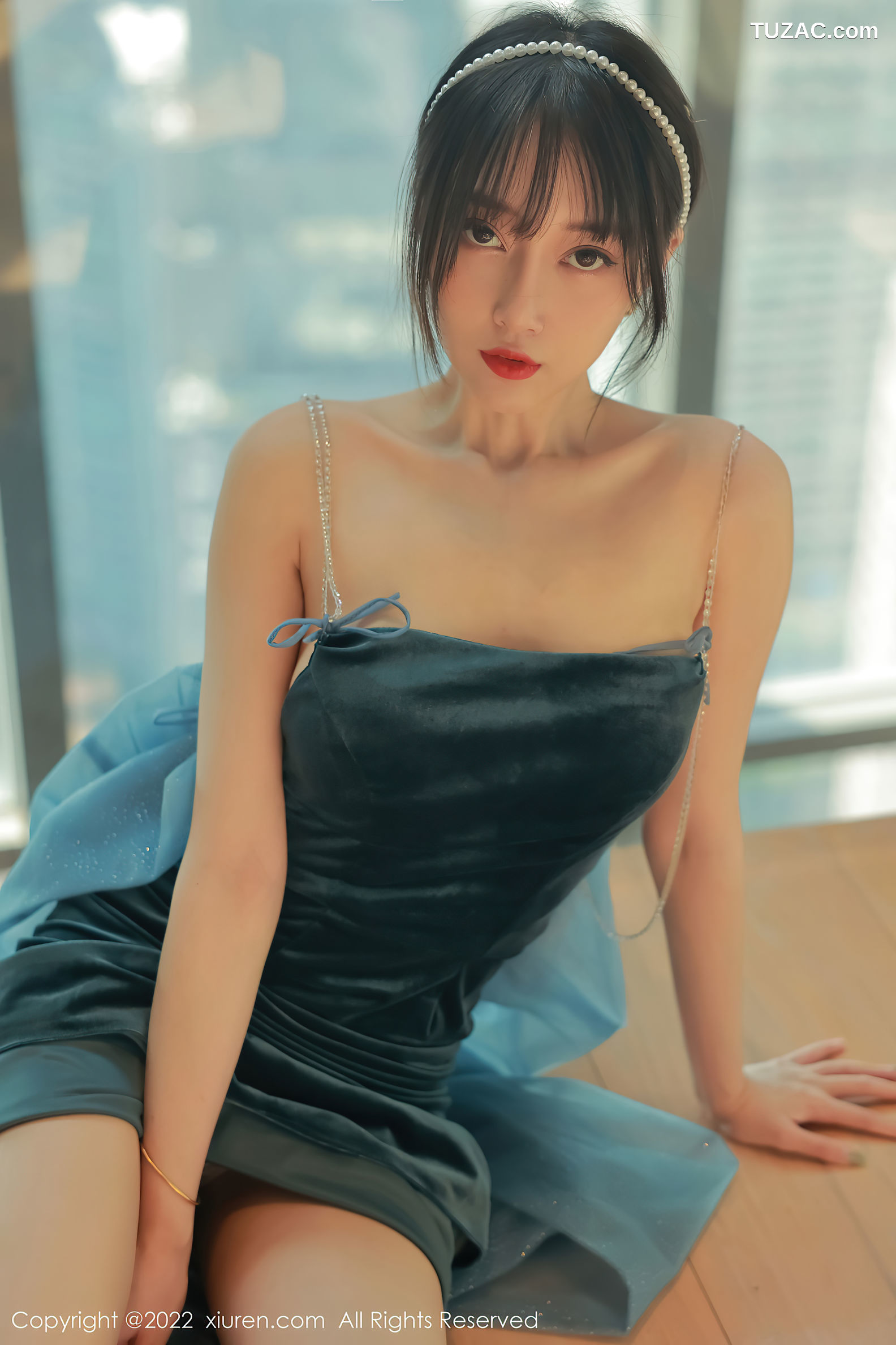 XiuRen-No.5493-玥儿玥-蓝绿吊带礼服长裙