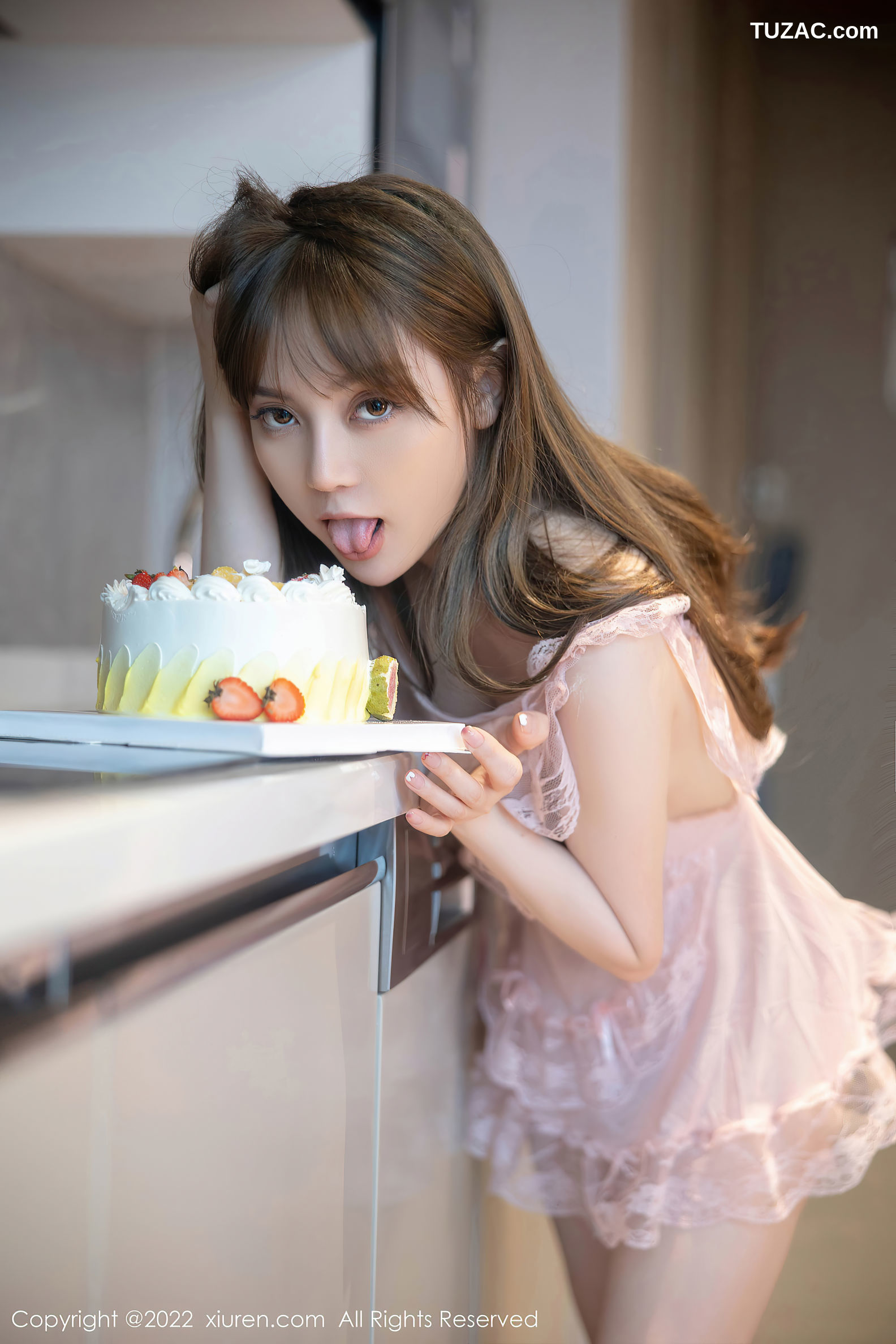 XiuRen-No.5497-豆瓣酱-淡粉蕾丝女仆围裙