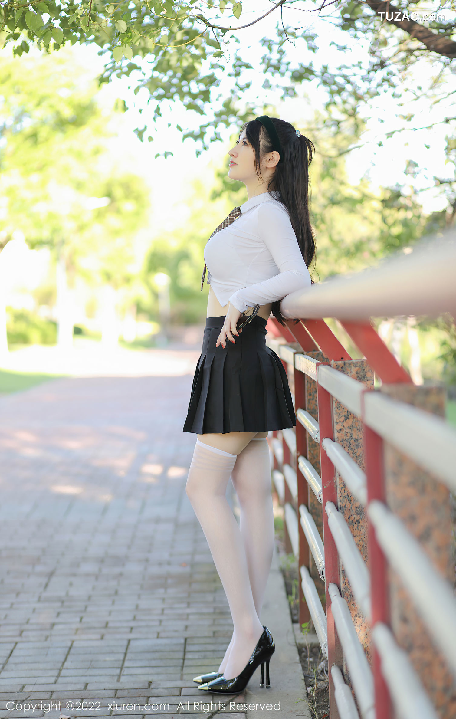 XiuRen-No.5512-诗诗kiki-白衣黑裙白袜学生装