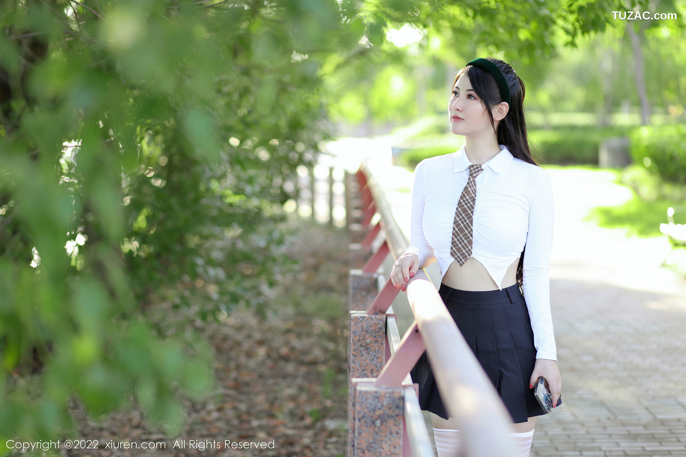 XiuRen-No.5512-诗诗kiki-白衣黑裙白袜学生装