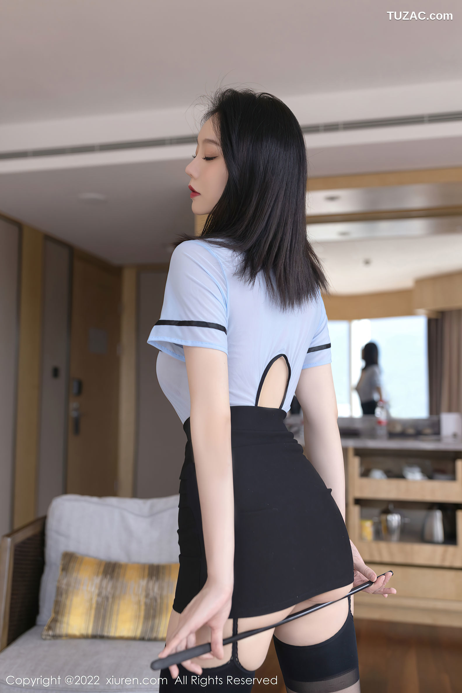 XiuRen-No.5516-安然-蓝大V衫黑裙黑丝女主人调教