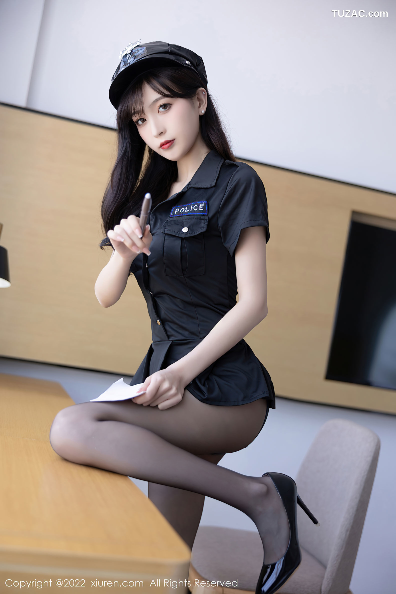 XiuRen-No.5517-林星阑-黑衫短裙警服暗绿内衣黑丝