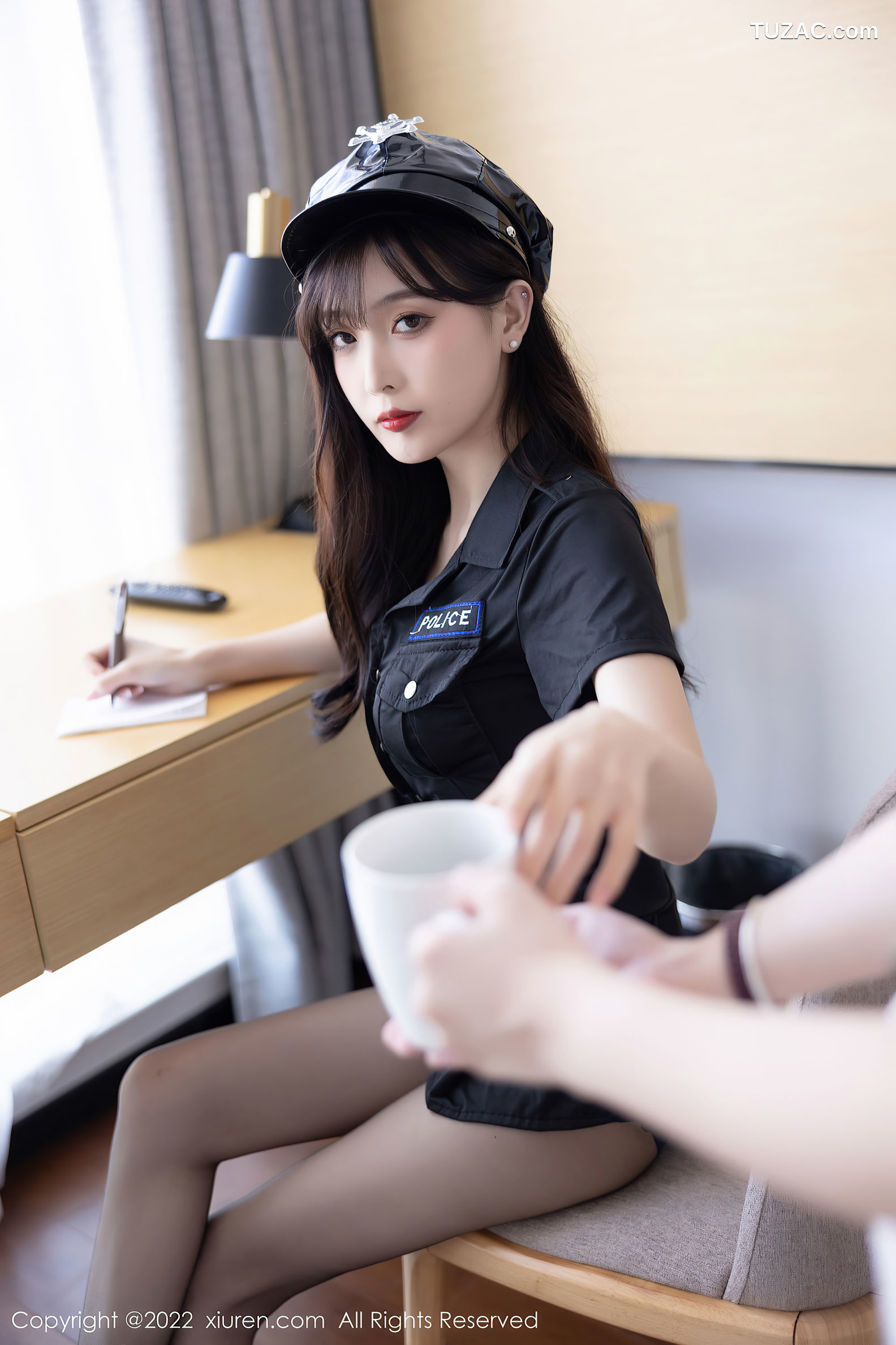 XiuRen-No.5517-林星阑-黑衫短裙警服暗绿内衣黑丝