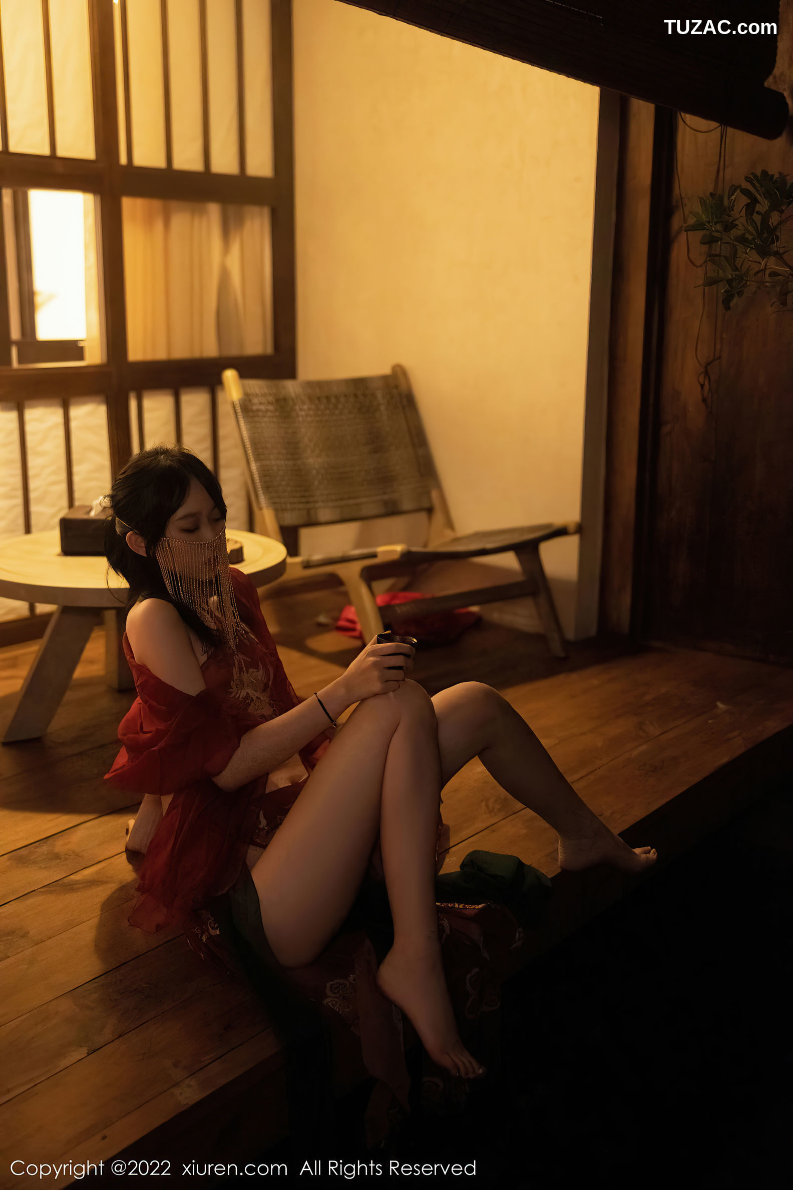 XiuRen-No.5527-奶瓶-红纱古装小红肚兜