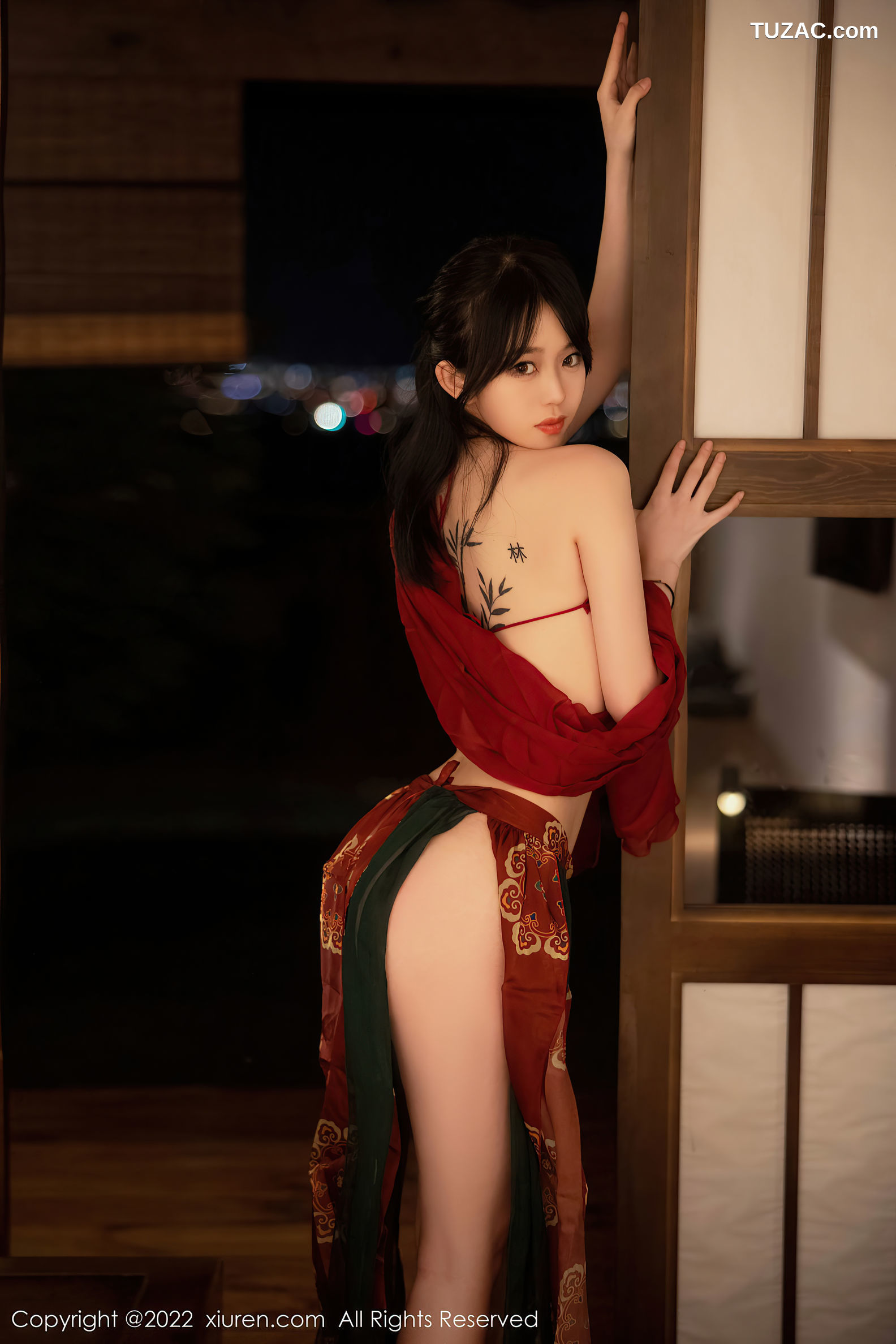 XiuRen-No.5527-奶瓶-红纱古装小红肚兜