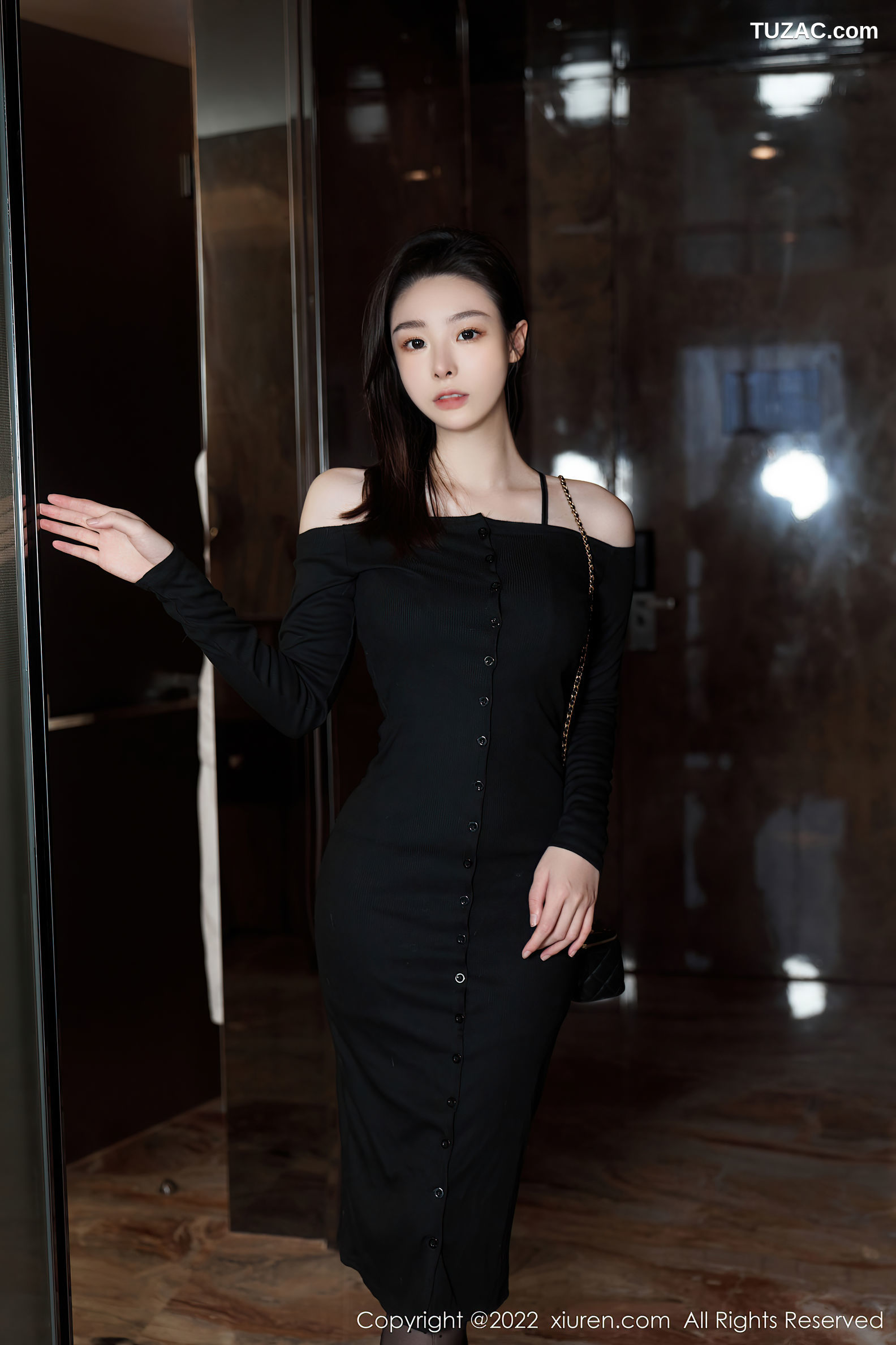 XiuRen-No.5529-是小逗逗-黑礼服裙黑睡衣黑丝