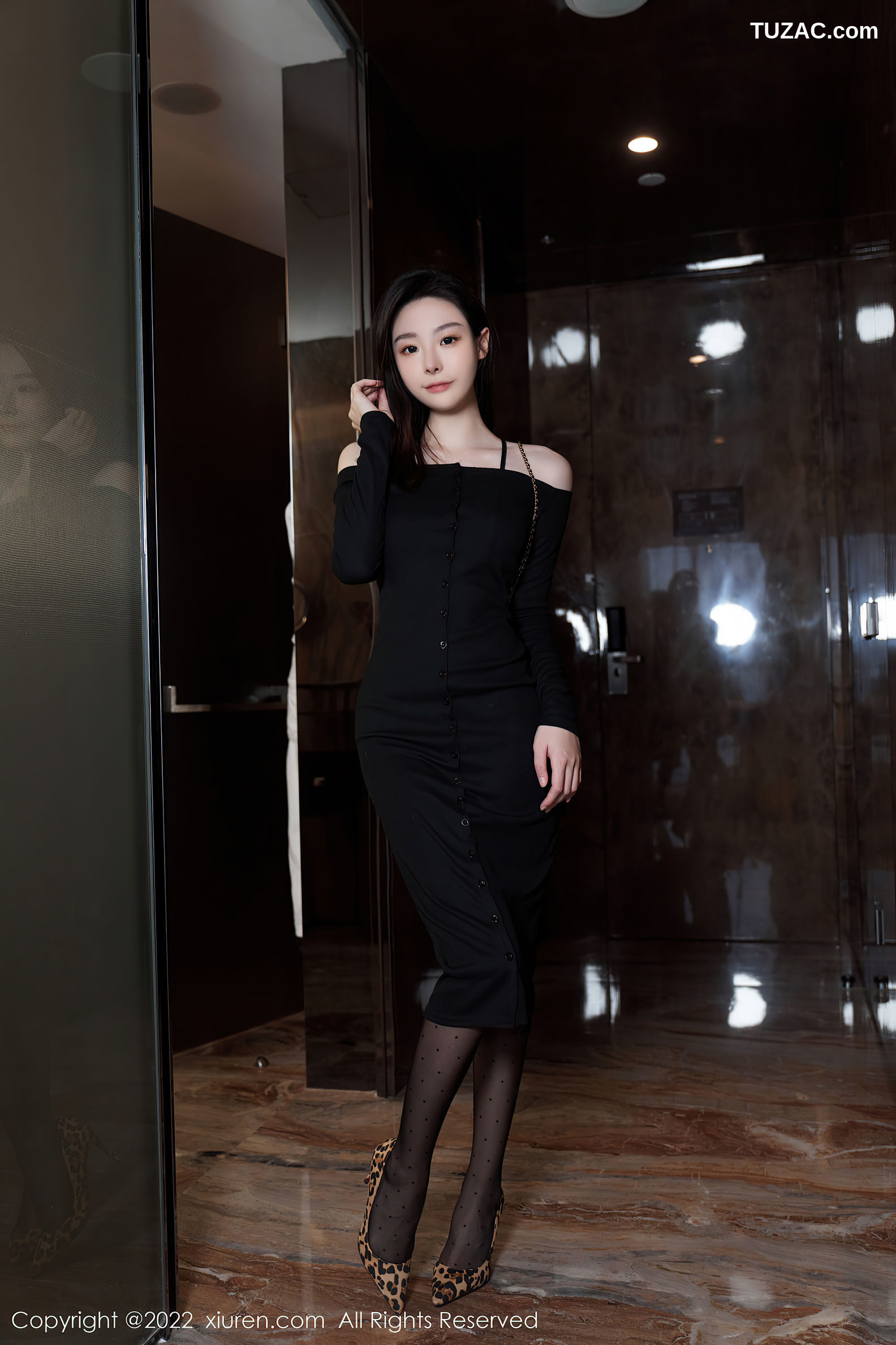 XiuRen-No.5529-是小逗逗-黑礼服裙黑睡衣黑丝
