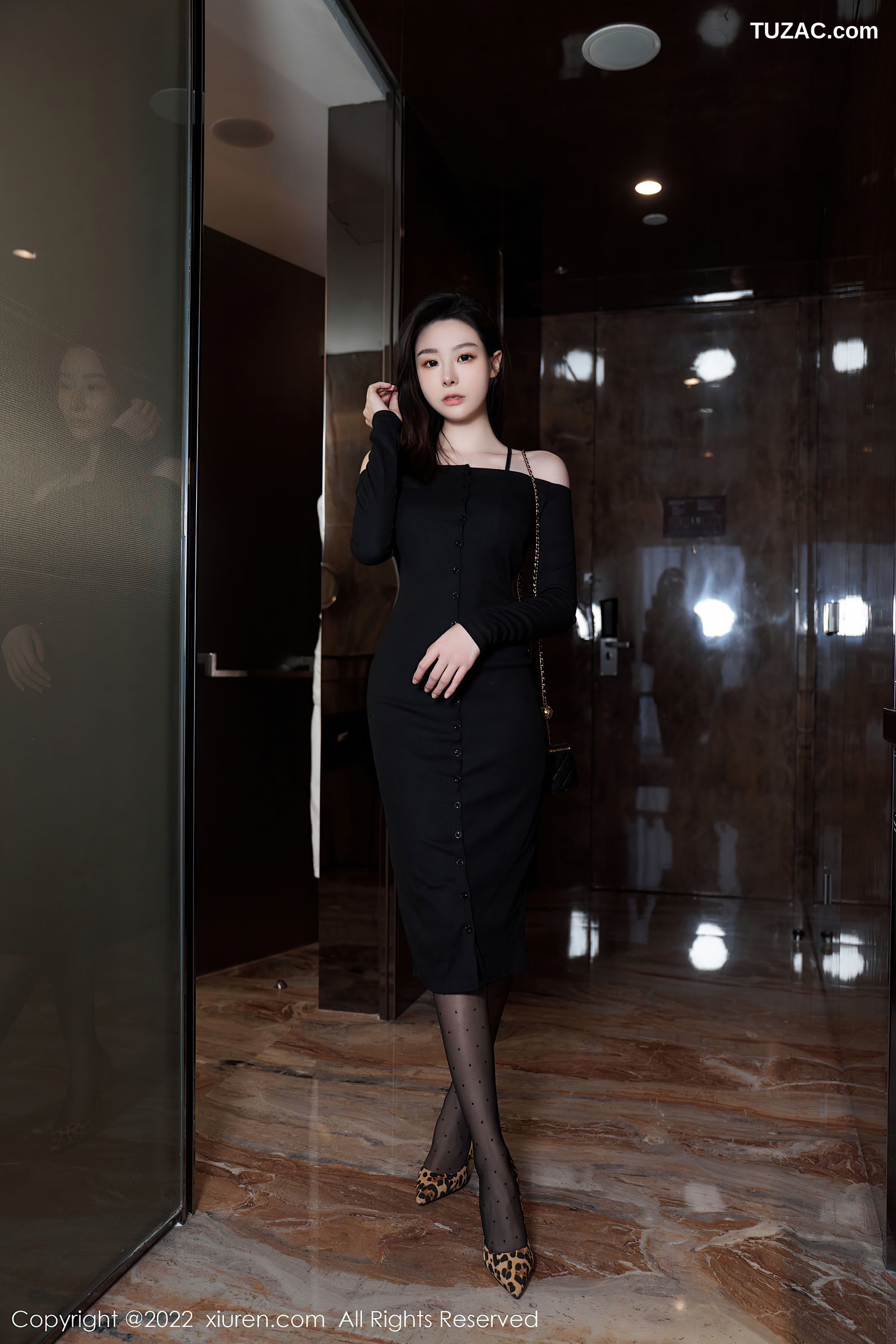 XiuRen-No.5529-是小逗逗-黑礼服裙黑睡衣黑丝