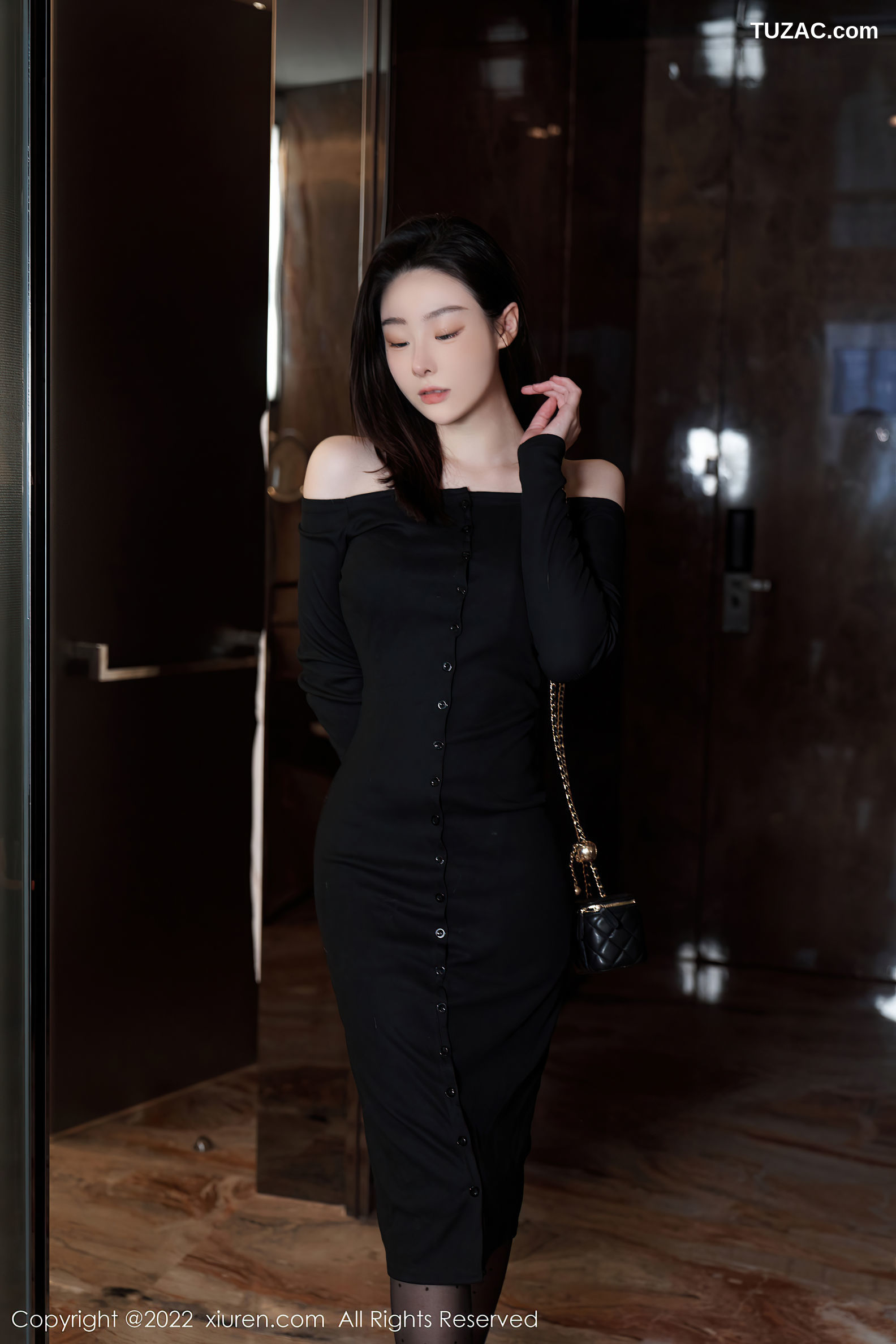 XiuRen-No.5529-是小逗逗-黑礼服裙黑睡衣黑丝