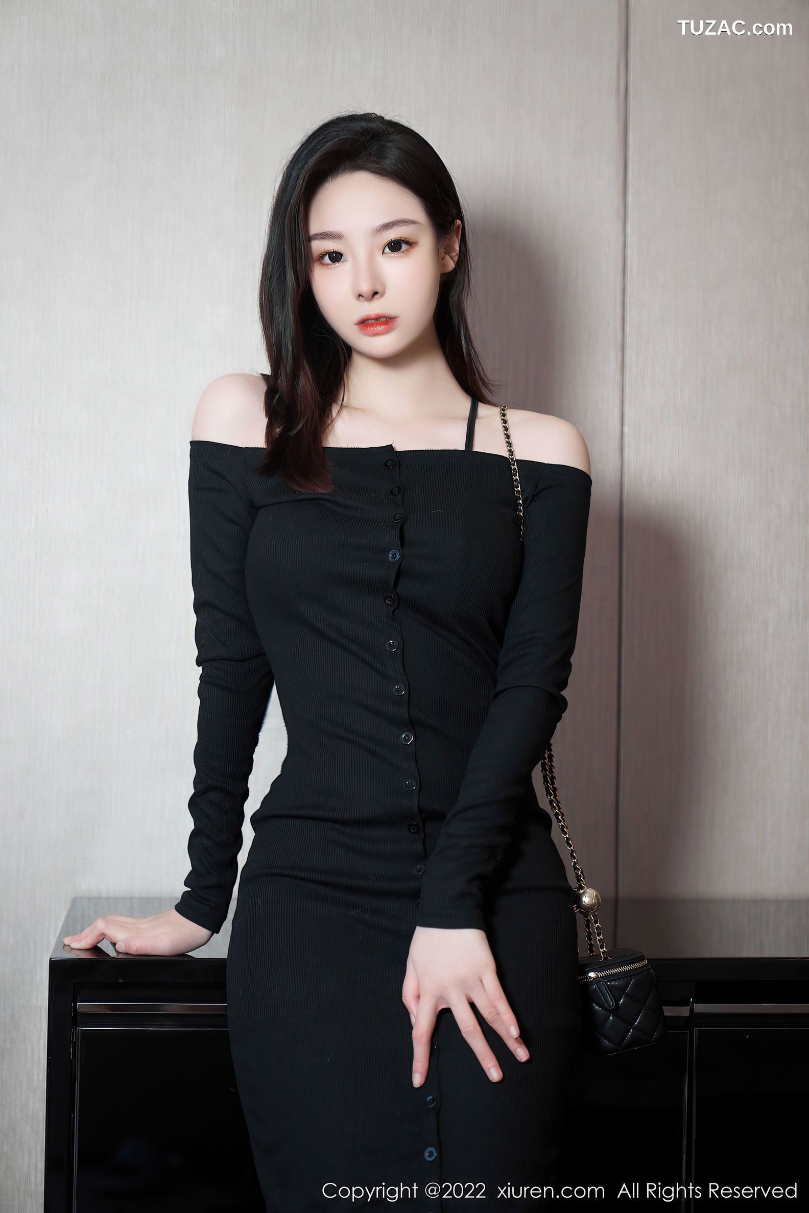 XiuRen-No.5529-是小逗逗-黑礼服裙黑睡衣黑丝