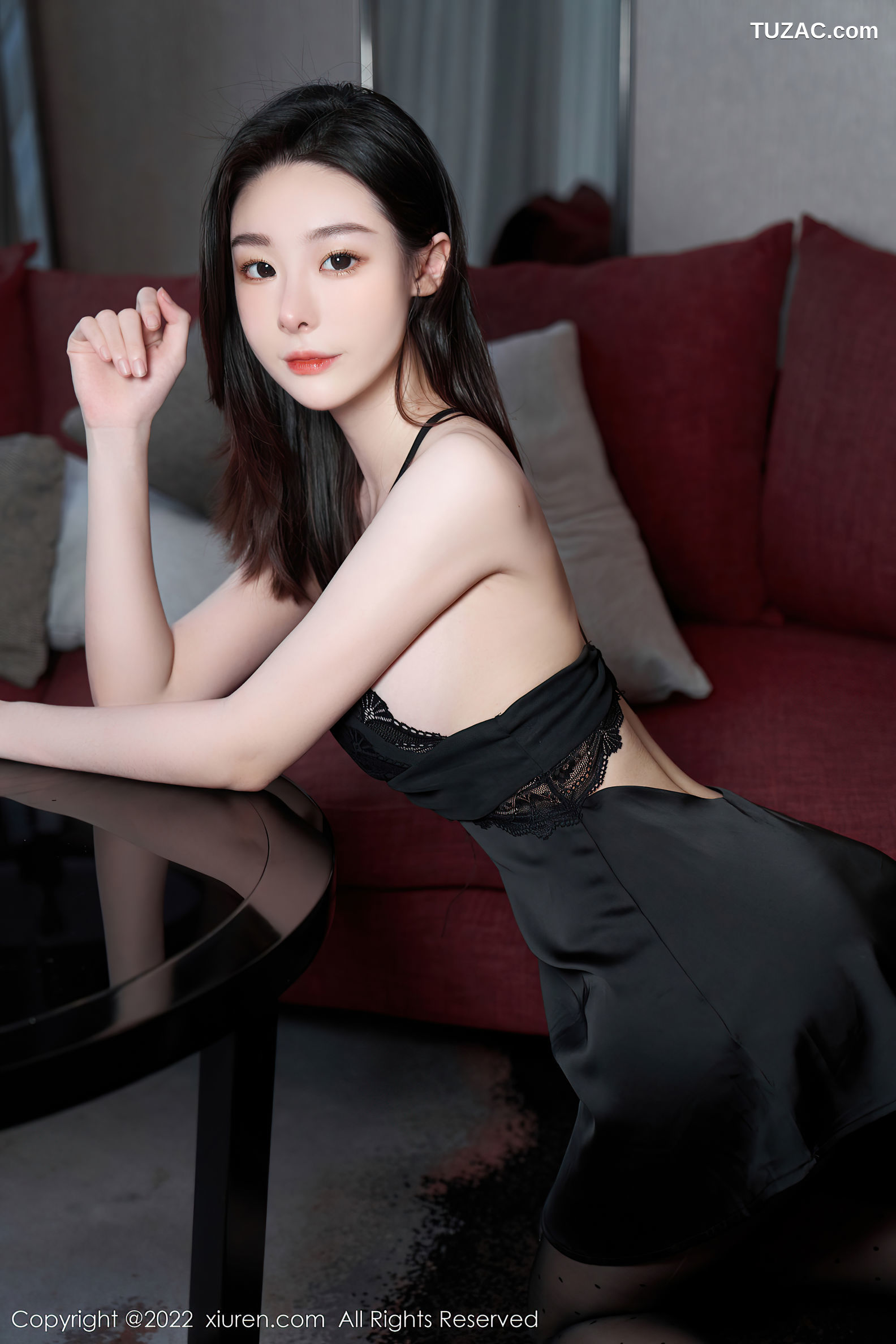 XiuRen-No.5529-是小逗逗-黑礼服裙黑睡衣黑丝