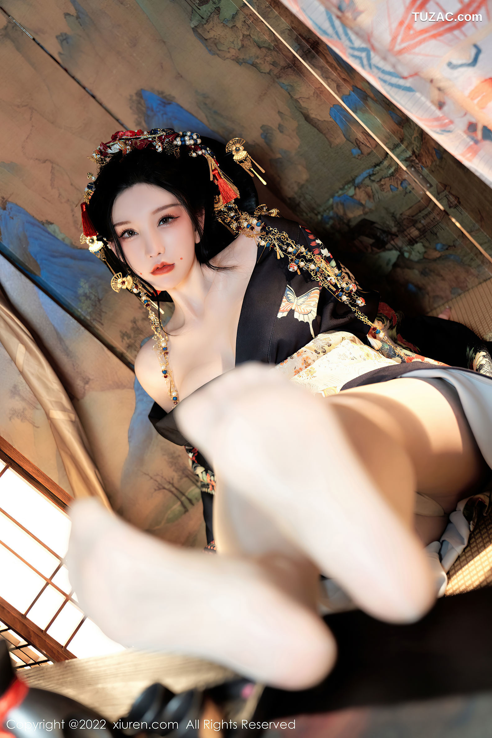 XiuRen-No.5537-周于希-深蓝印花汉服