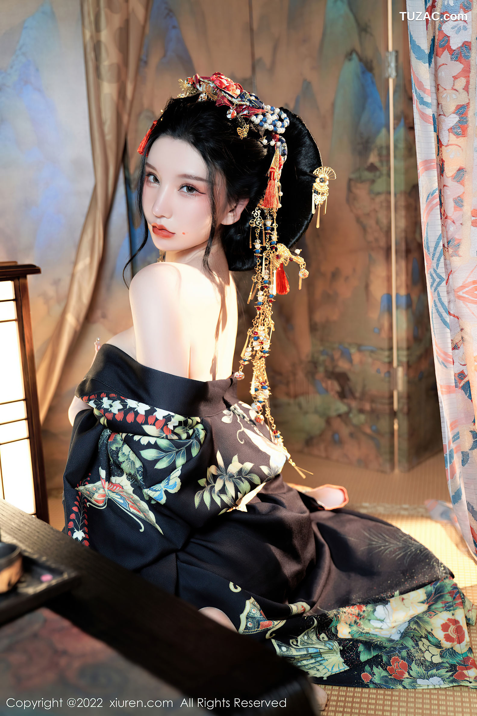 XiuRen-No.5537-周于希-深蓝印花汉服