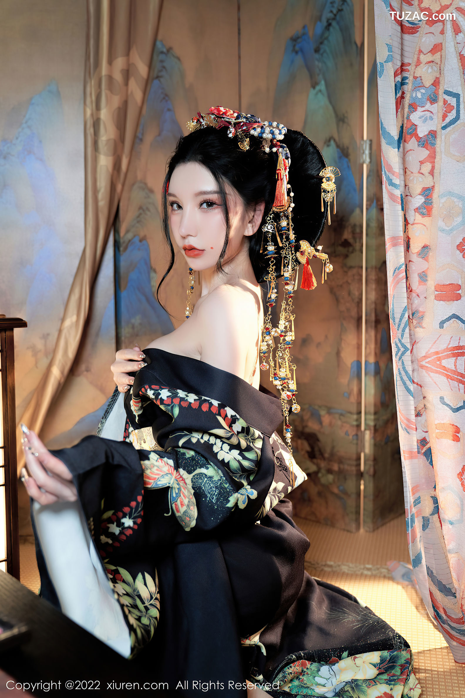 XiuRen-No.5537-周于希-深蓝印花汉服