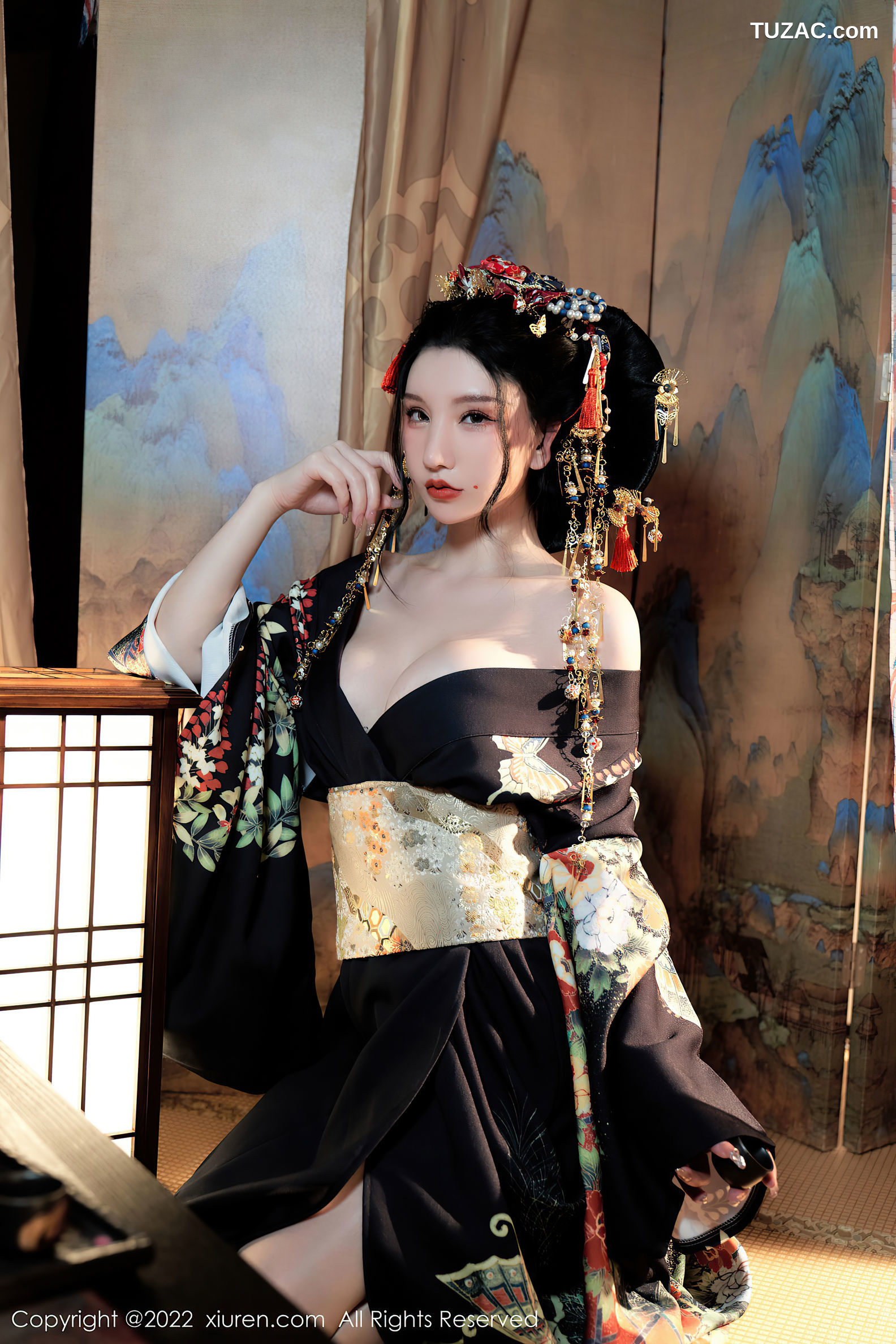 XiuRen-No.5537-周于希-深蓝印花汉服