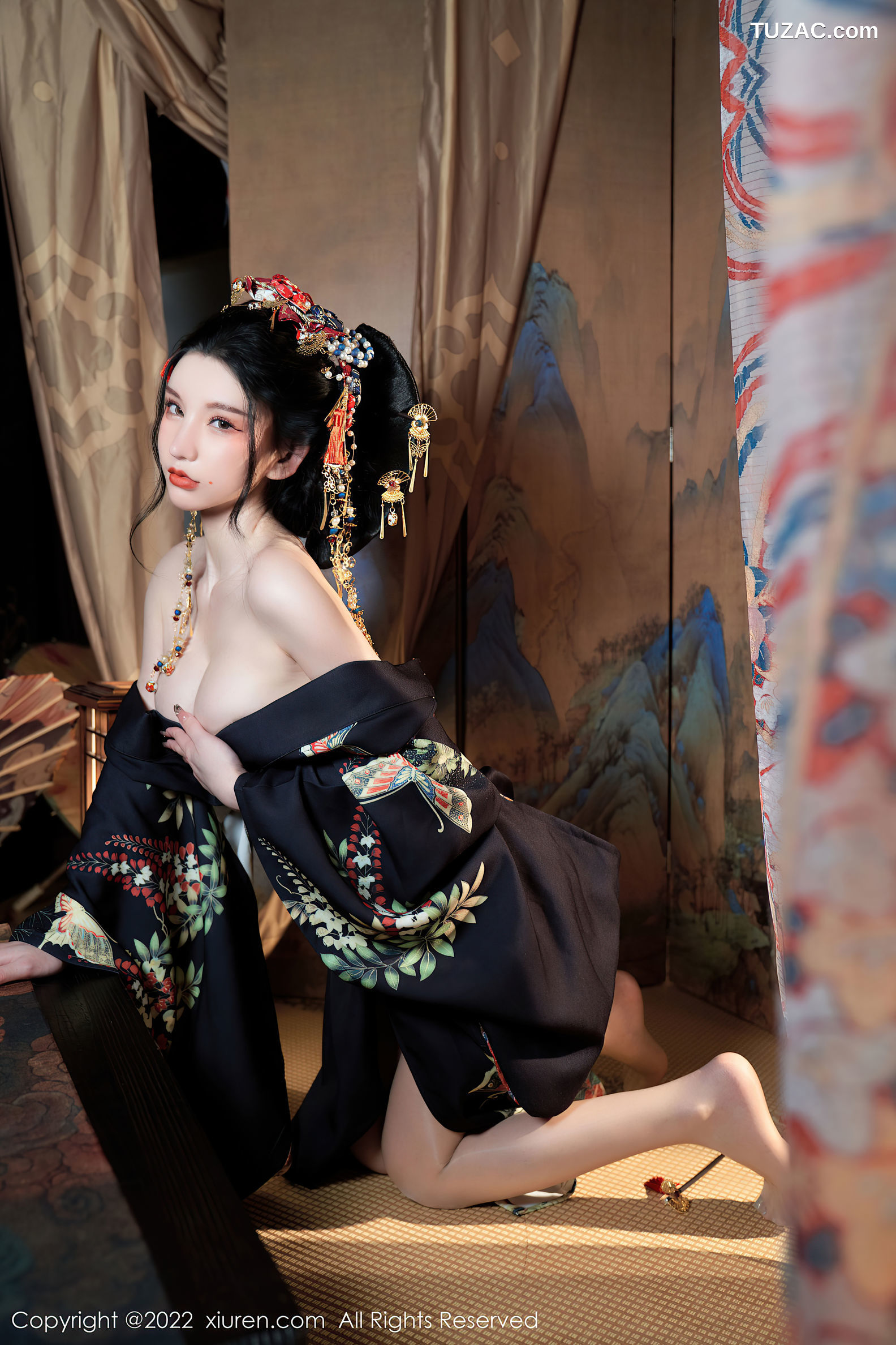 XiuRen-No.5537-周于希-深蓝印花汉服