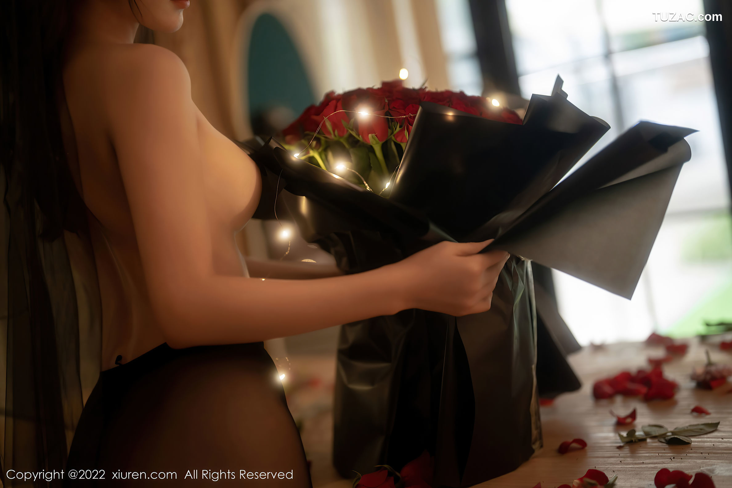 XiuRen-No.5552-婠婠么-玫瑰公主黑丝