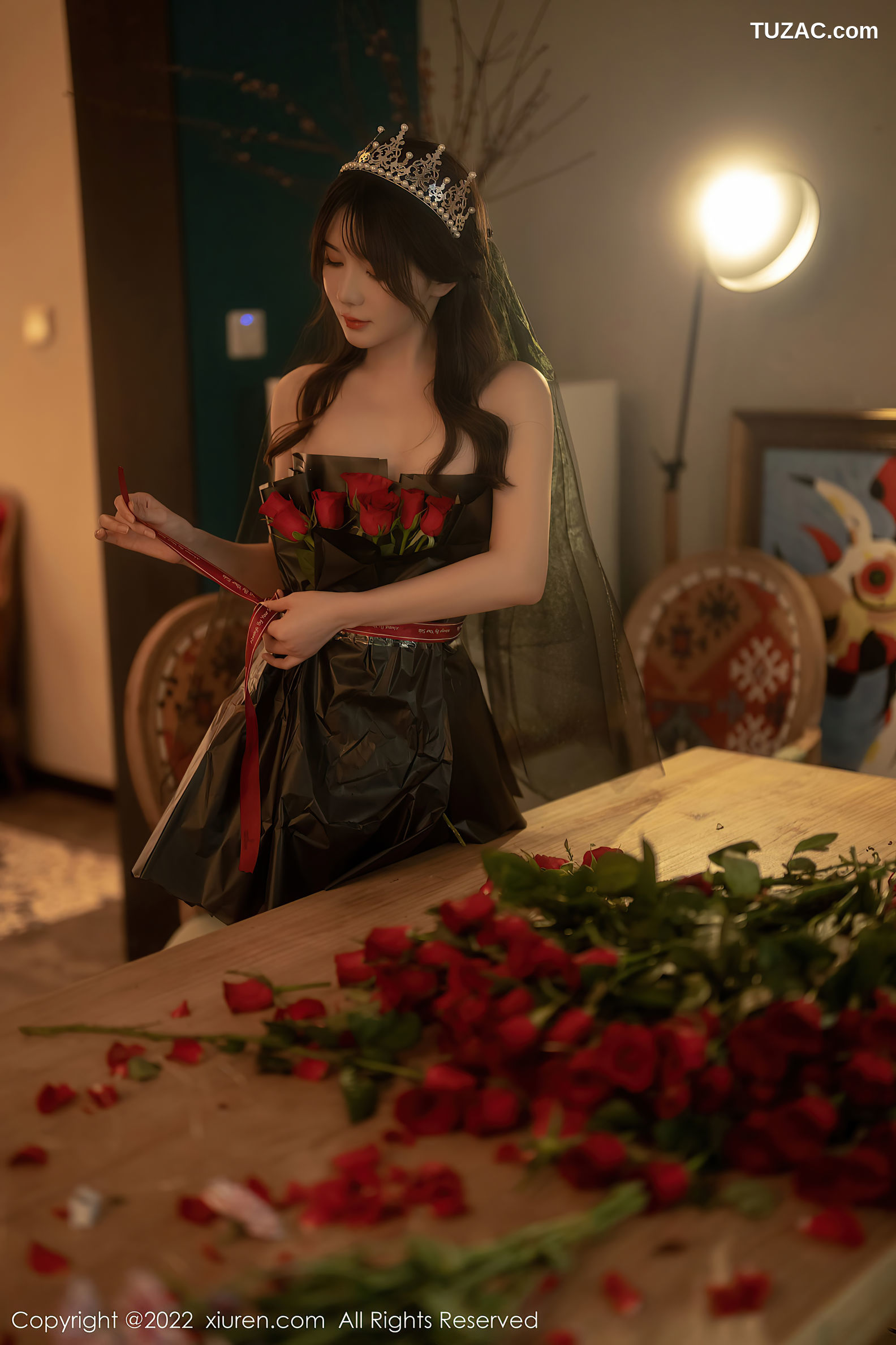 XiuRen-No.5552-婠婠么-玫瑰公主黑丝