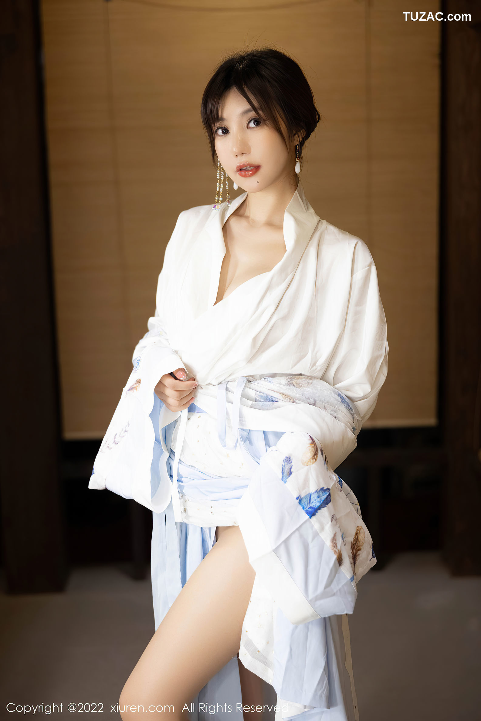 XiuRen-No.5569-绮里嘉-白色蓝印花汉服肉丝
